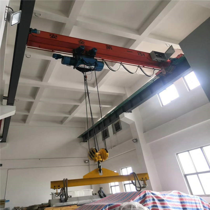 起重机最新报价走势分析-济宁四通10采用生产服务吊车-阿里巴巴