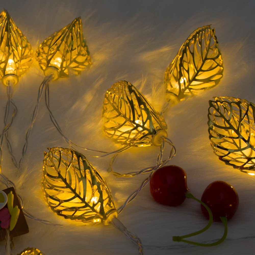名称:3d树叶灯串 灯光颜色:暖白和彩色,默认发暖白需要其它的颜色联系