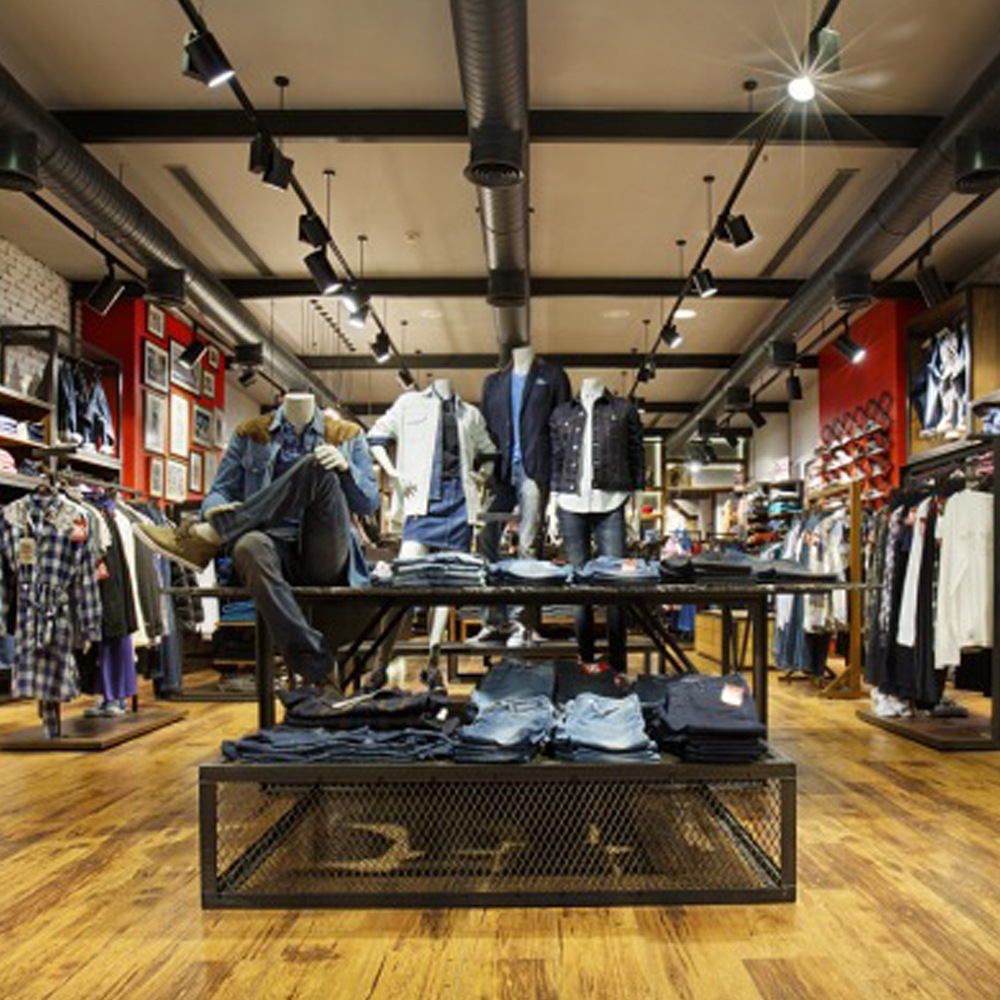 牛仔服装店展示架衣架实木中岛架橱窗展示桌高低流水台架装修设计