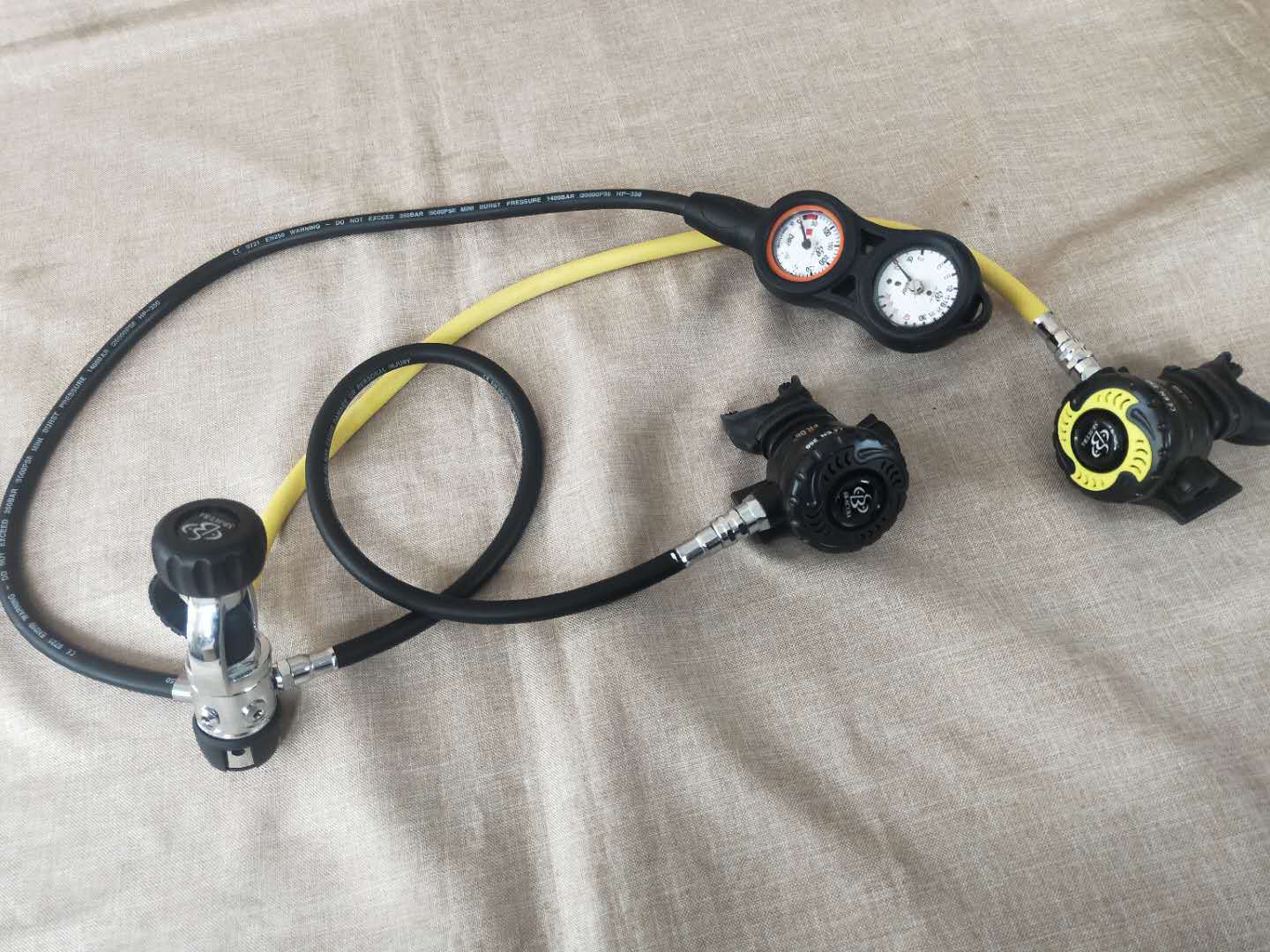 水肺深潜水装备套装bcd浮力一二级呼吸调节器铝合金高压氧气瓶