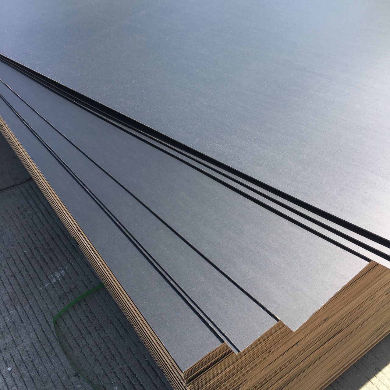 相框背板装饰画背板夹板密度板贴黑色pvc膜加工开锯裁切广州直销