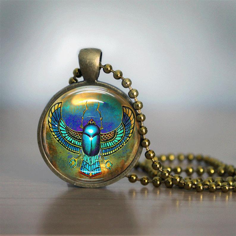 跨境独立站饰品古埃及圣甲虫时光宝石吊坠项链 欧美新款玻璃项链