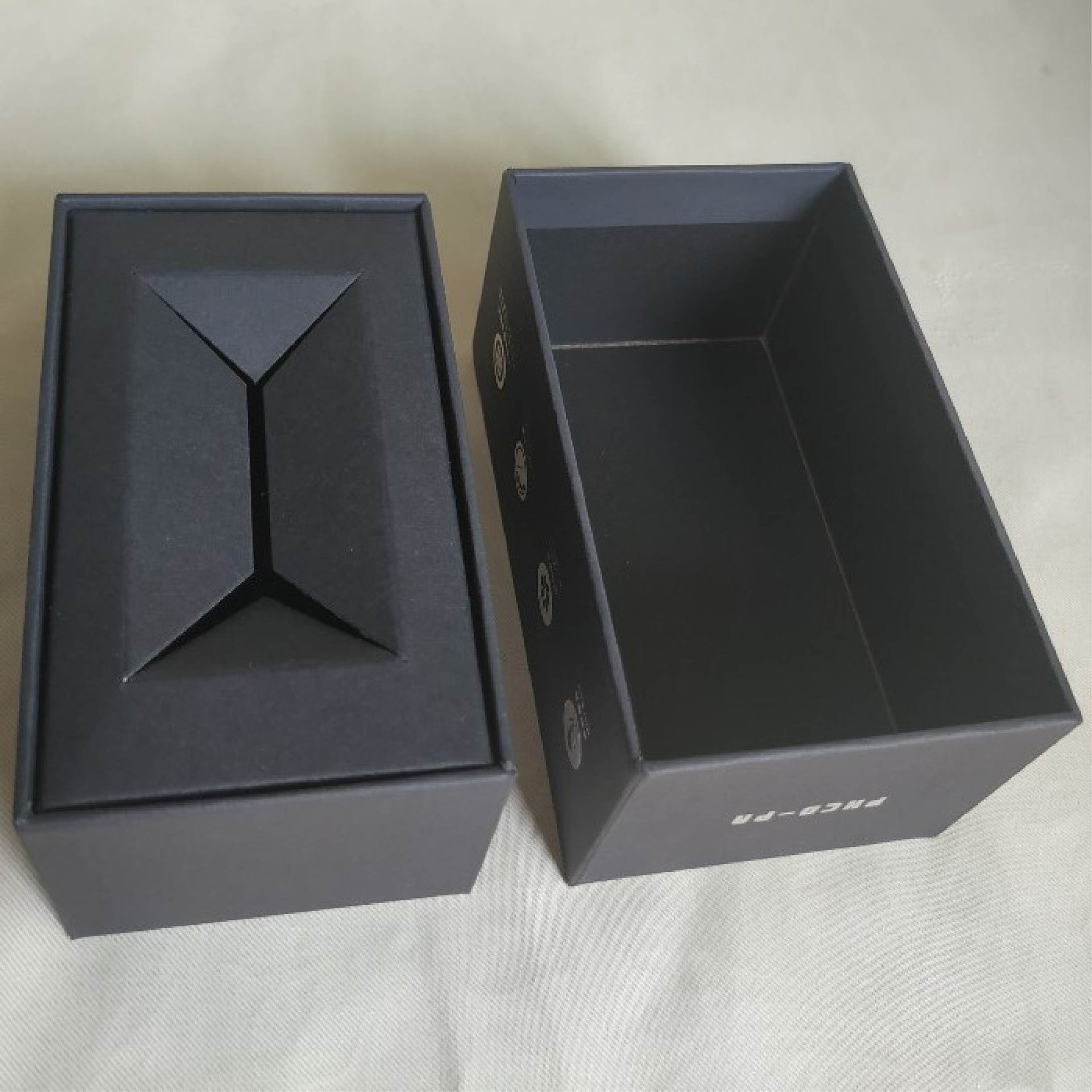 黑色烫金天地盒