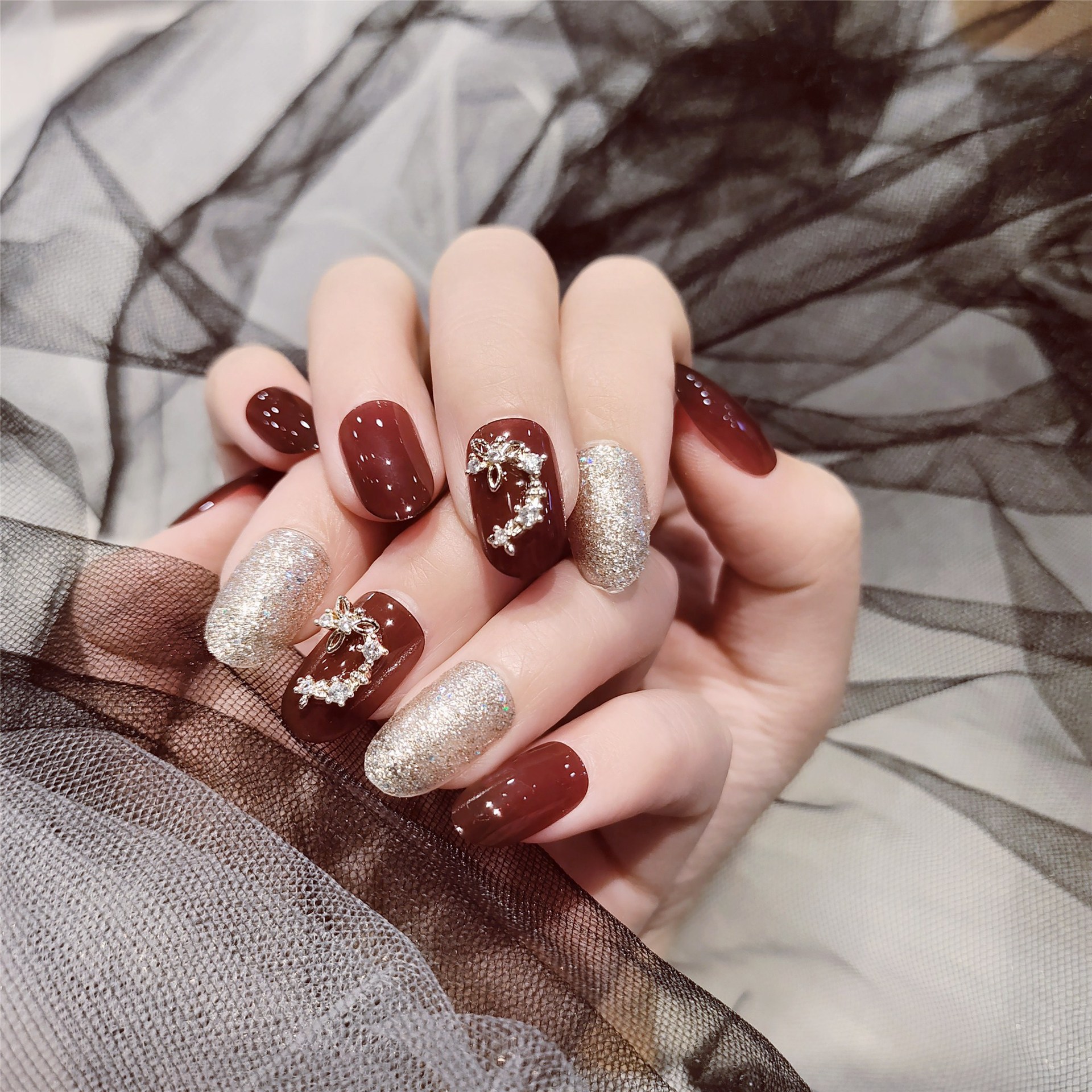 美甲贴片假指甲成品中长款镶钻闪粉新娘甲指甲贴可拆卸穿戴式甲片