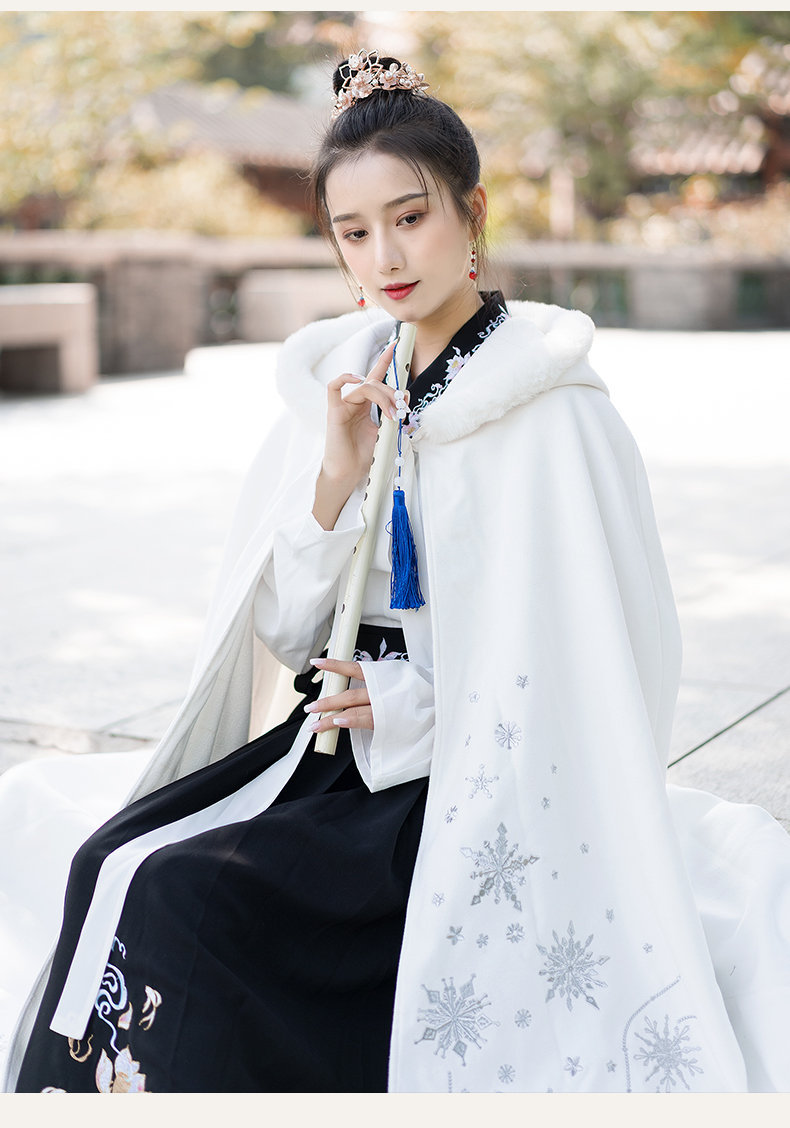 原创汉服女冬季双面呢传统刺绣白色雪花加绒保暖女斗篷披风秋冬款
