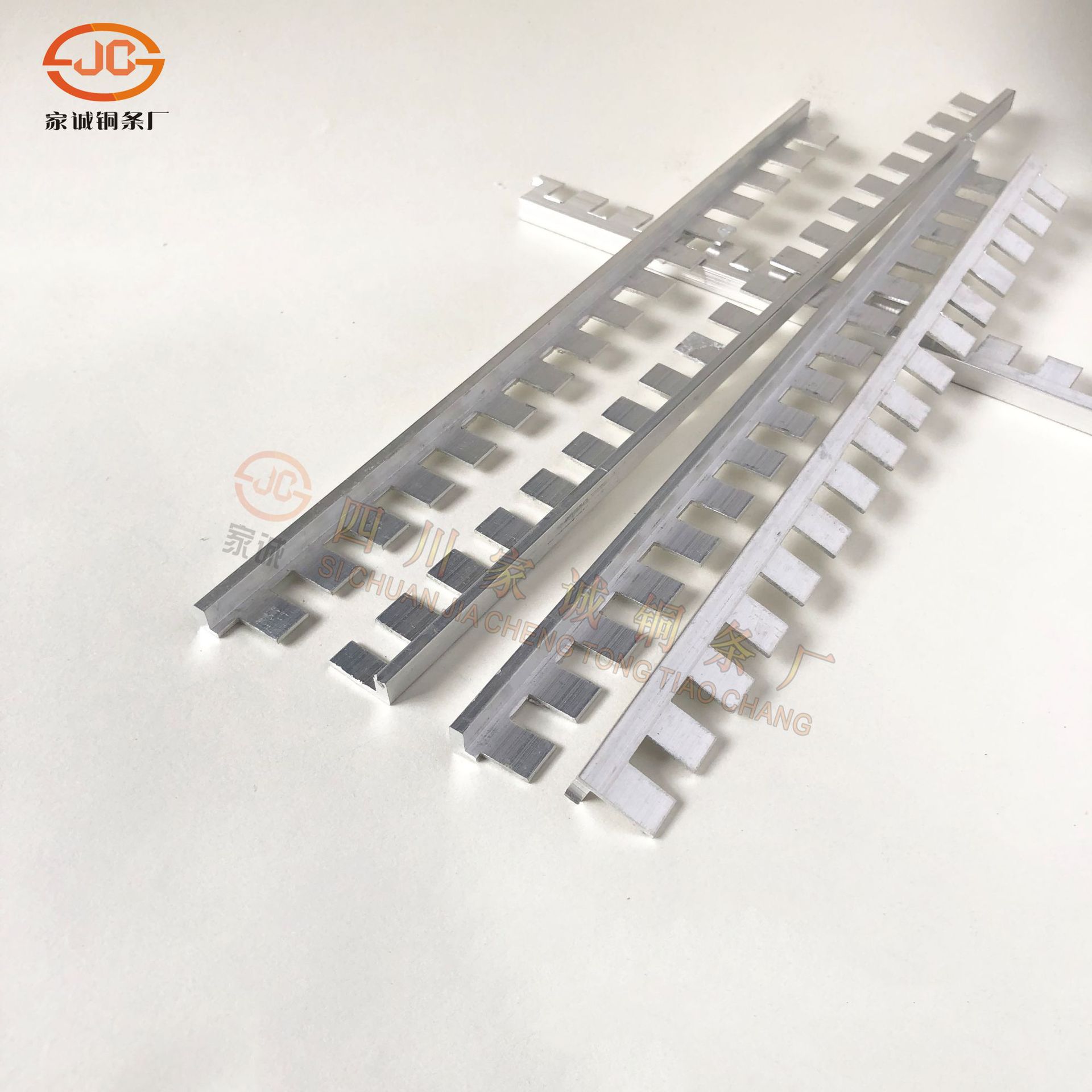 专业批发铝合金条 地坪氧化铝条 地面镶嵌冲孔铝条