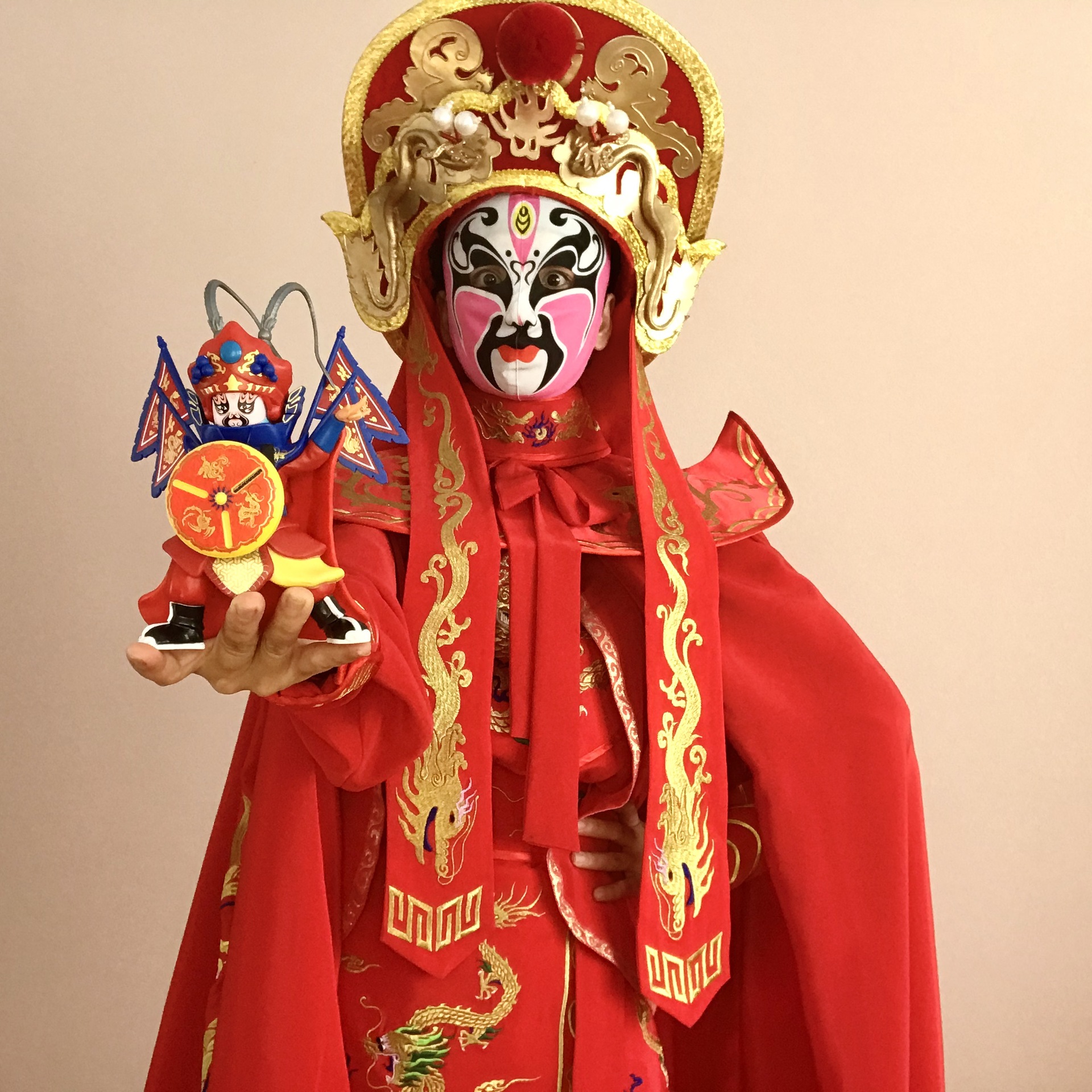 甄艺尚品抖音爆款川剧变脸玩偶 加印logo商标捉机娃娃京剧三国变