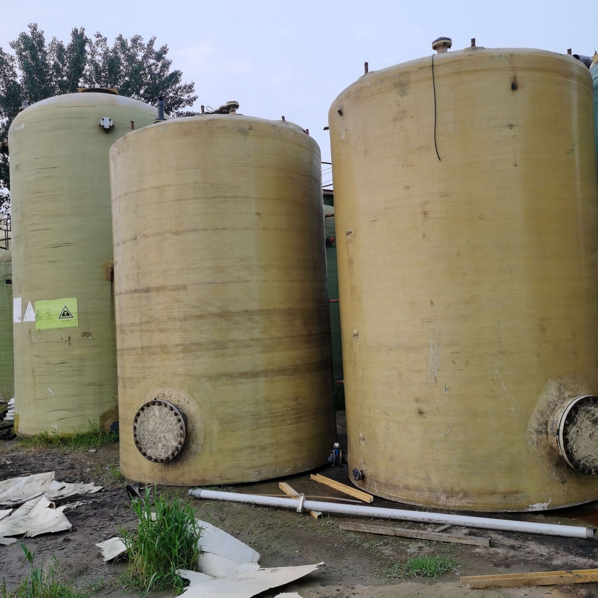 9成新玻璃钢化工储罐大型立式储罐60立方玻璃钢罐玻璃钢盐酸储罐