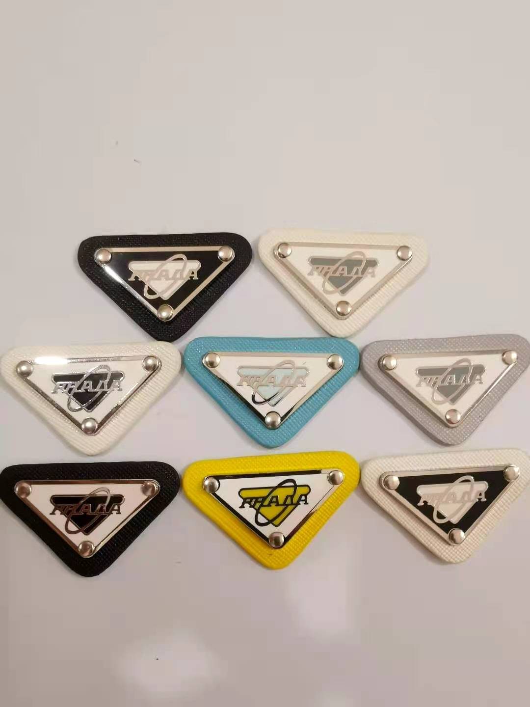 皮标皮牌牛仔裤服装皮革商标新款三角标现货-阿里巴巴