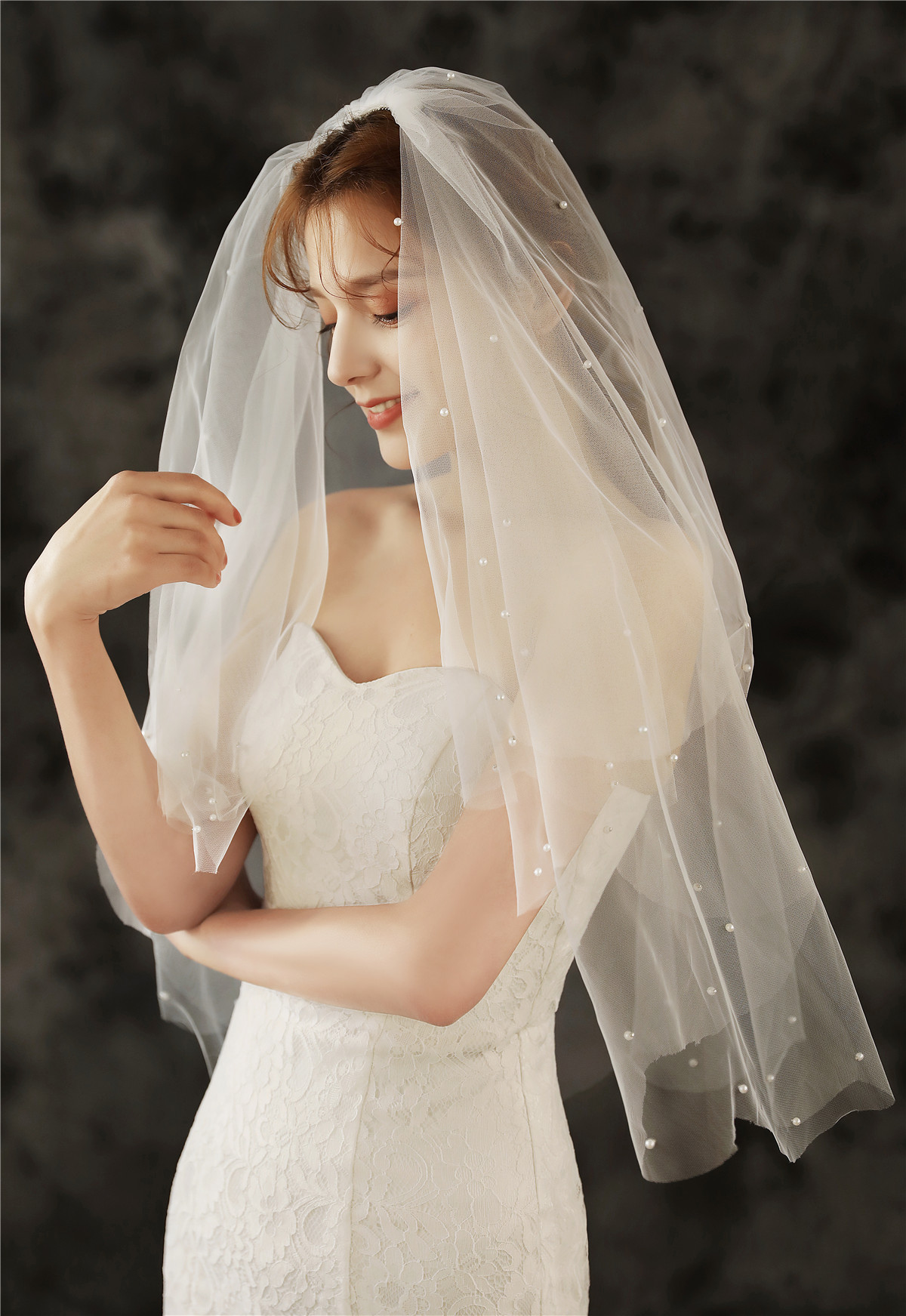 新款简约婚纱头纱新娘结婚头饰影楼拍照面纱双层订珍珠厂家直销