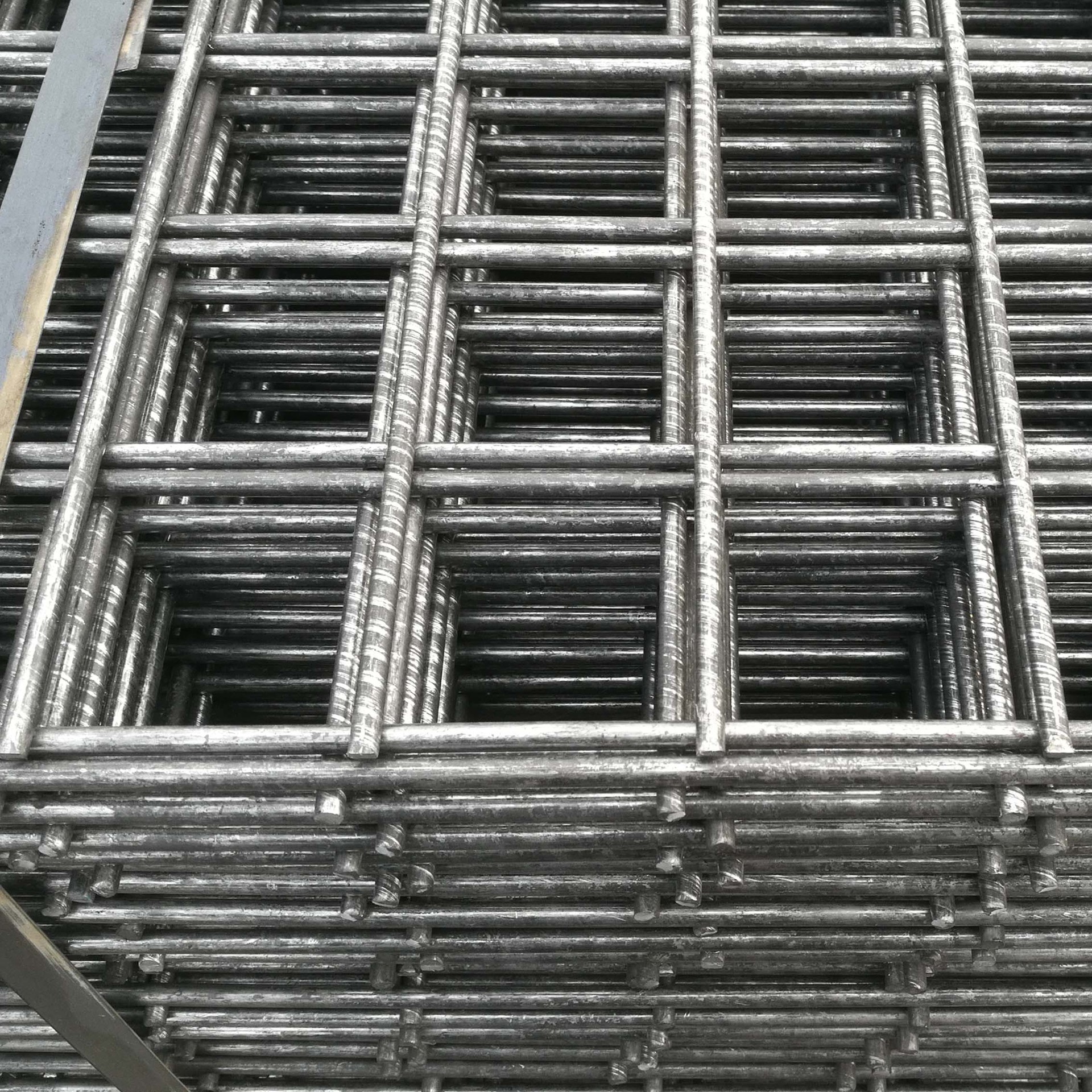 厂家直营建筑电焊网片工地铁丝网网格网片地坪网防裂电焊网钢丝网