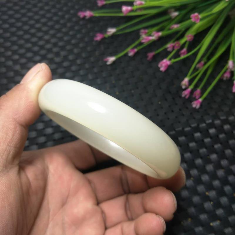 厂价供应阿富汗玉手镯 玉器女士冰种蚕丝玉手镯