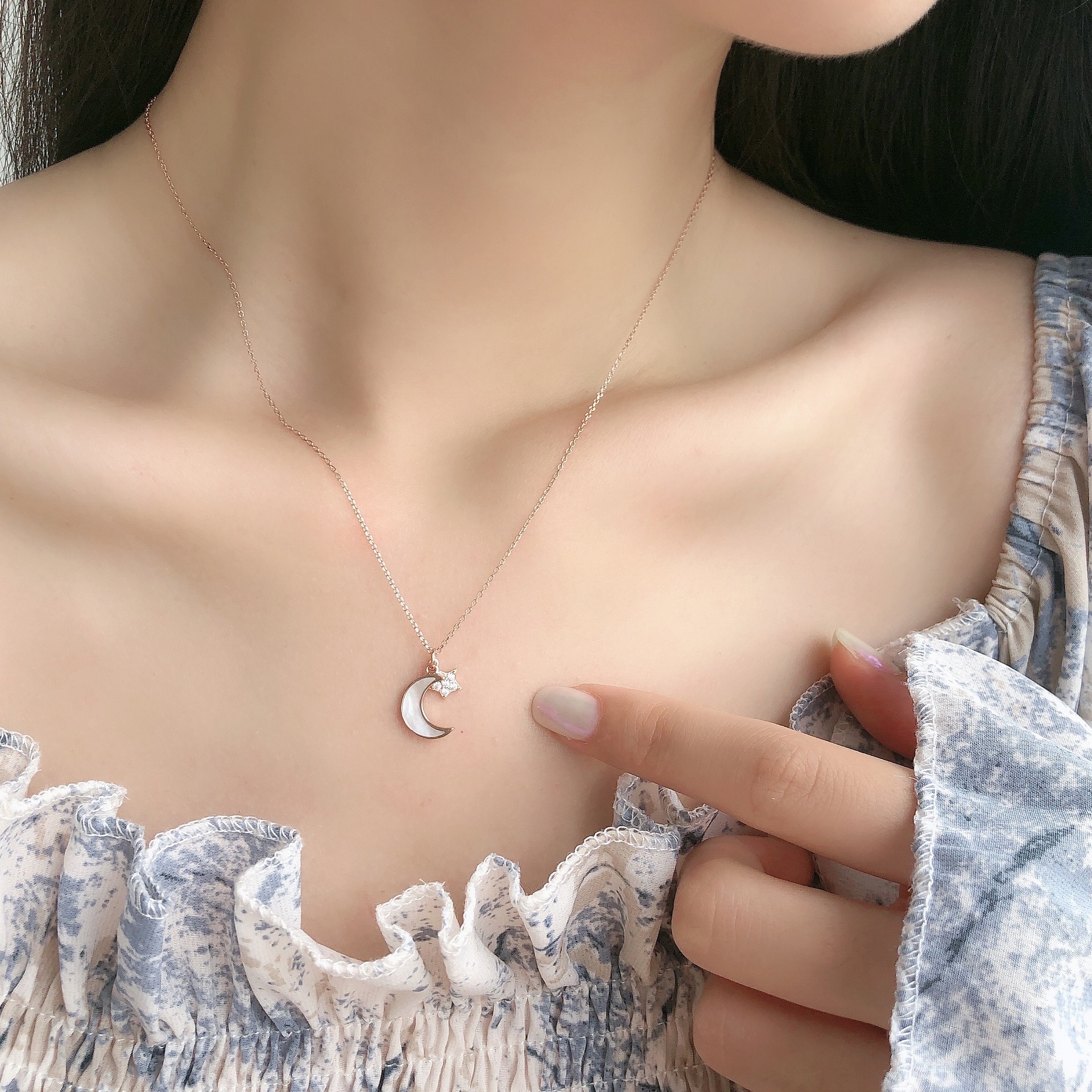 新加坡项链女小众品牌锁骨链星星月亮项链s925纯银贝壳链子n296