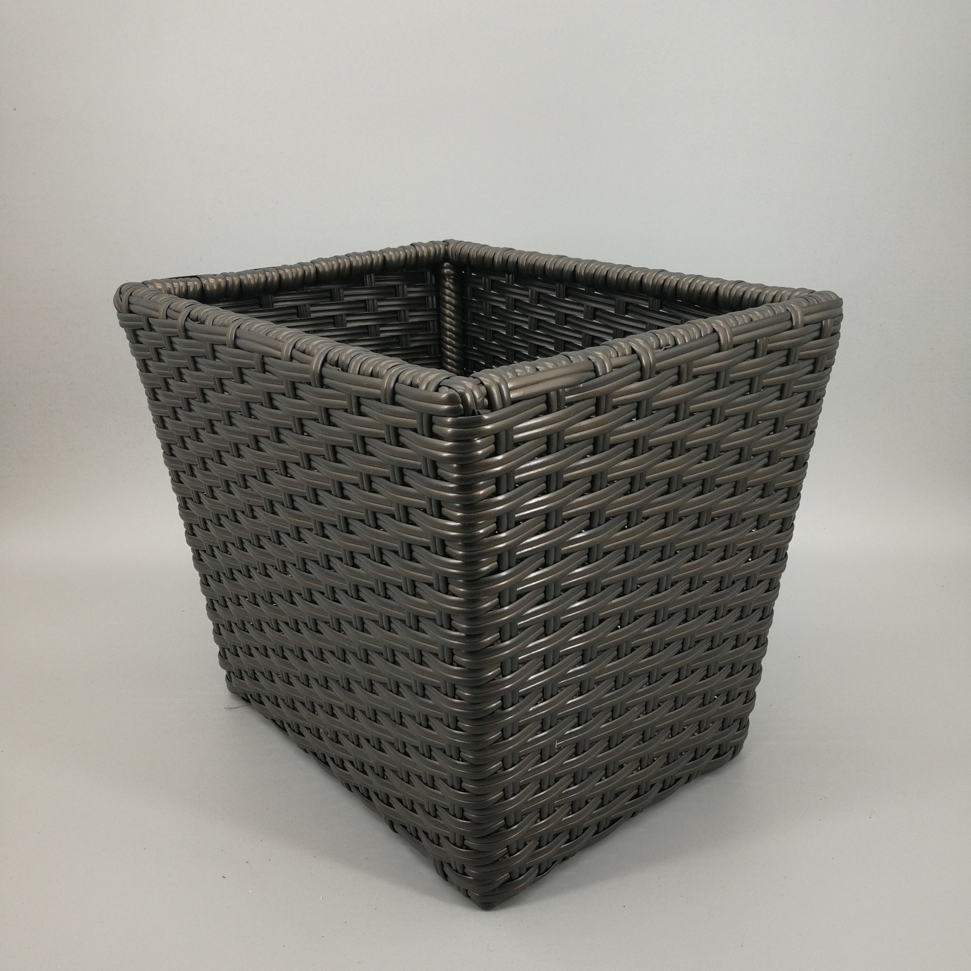 新款民宿酒店毛巾篮长方铝杆仿藤收纳筐洗衣篮新款pp藤编织毛巾筐