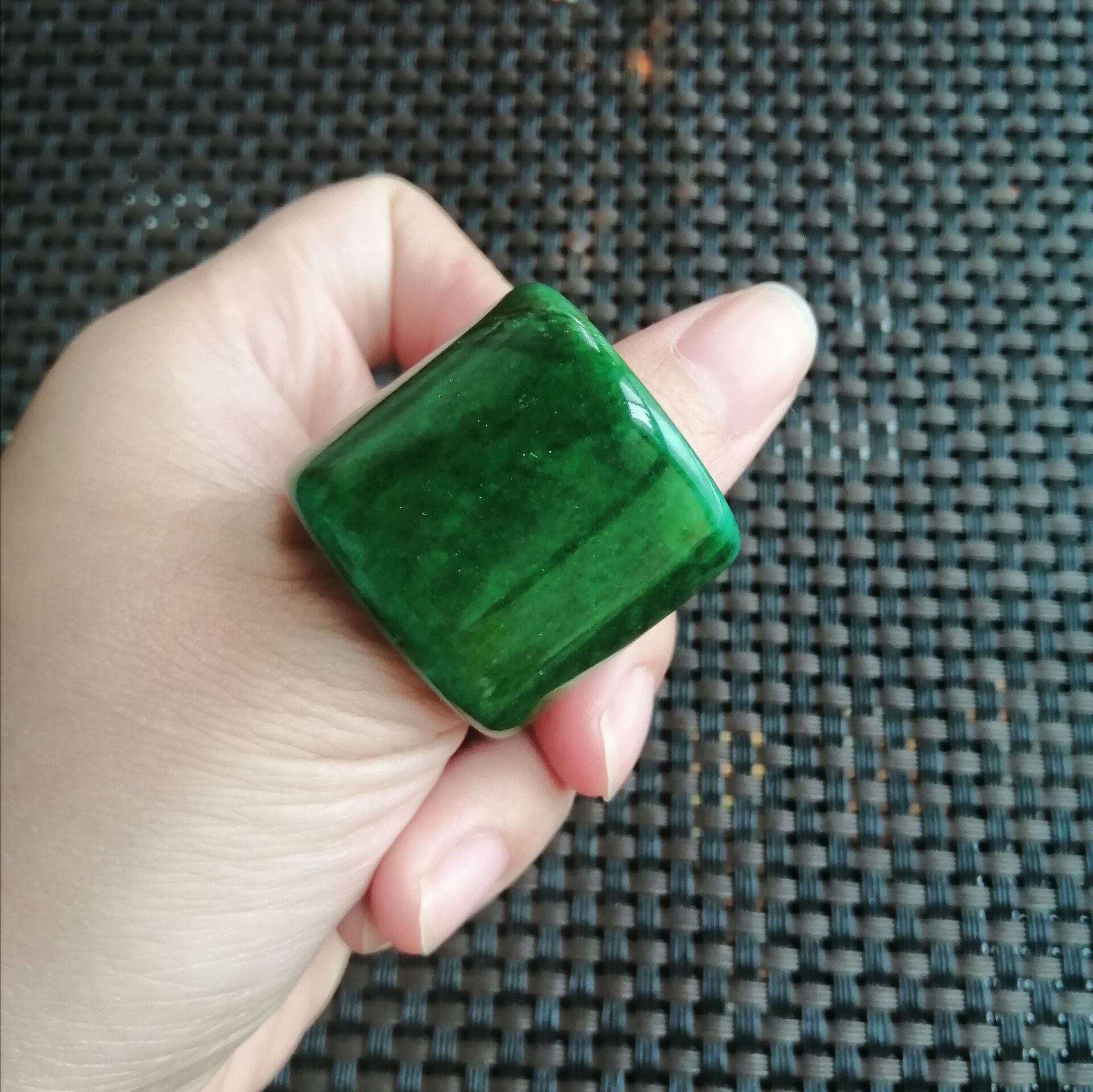 大量批发翡翠干青扳指祖母绿干青铁龙生男士翠玉扳指跑江湖地摊玉-阿