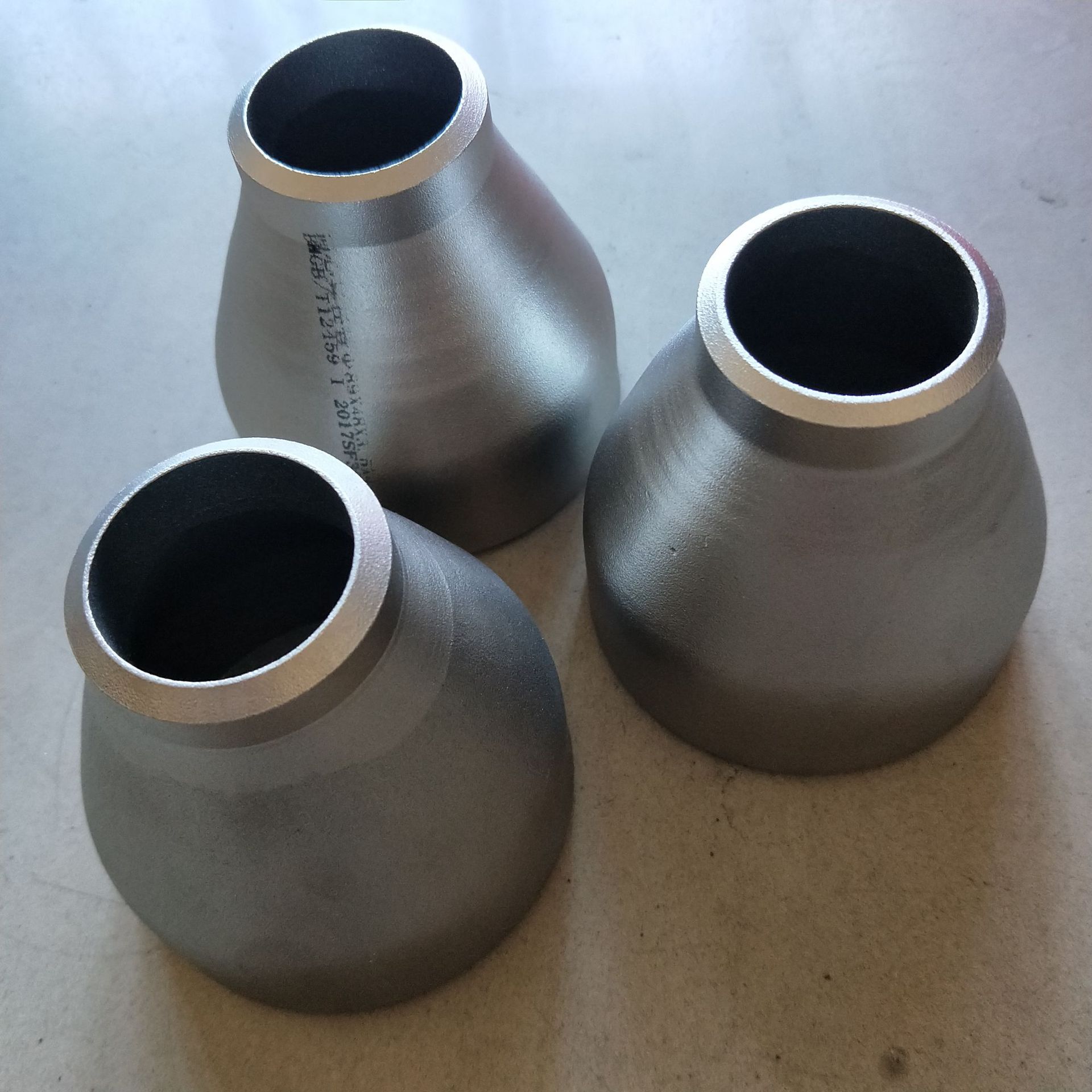 厂家生产不锈钢异径管 不锈钢同心异径管 偏心异径管 压制大小头