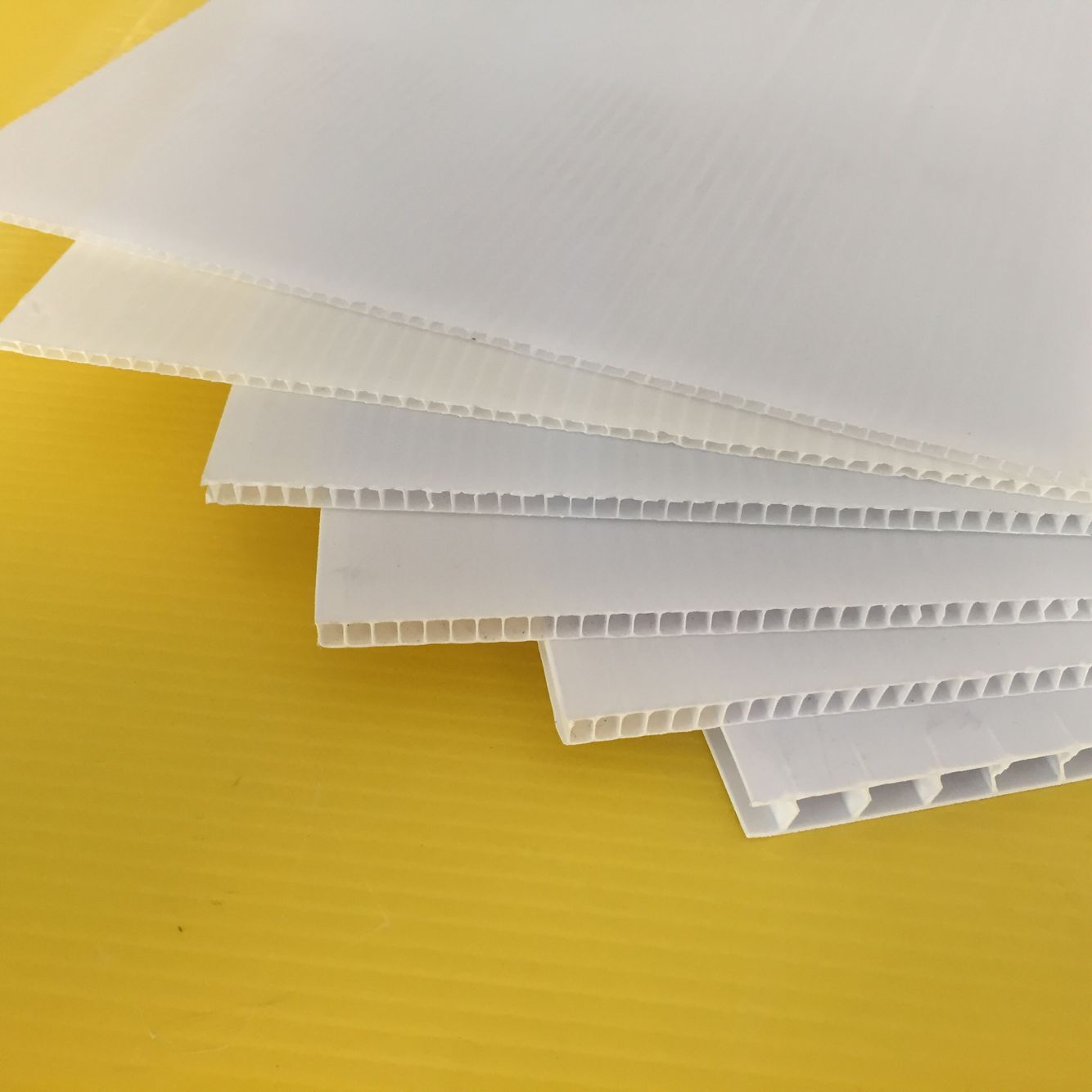 湖南pvc中空板垫板隔板塑料瓦楞板四川塑料蜂窝万通板