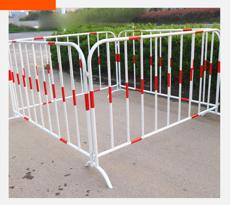 市政铁马护栏 临时隔离分流护栏 城市道路隔离铁马护栏