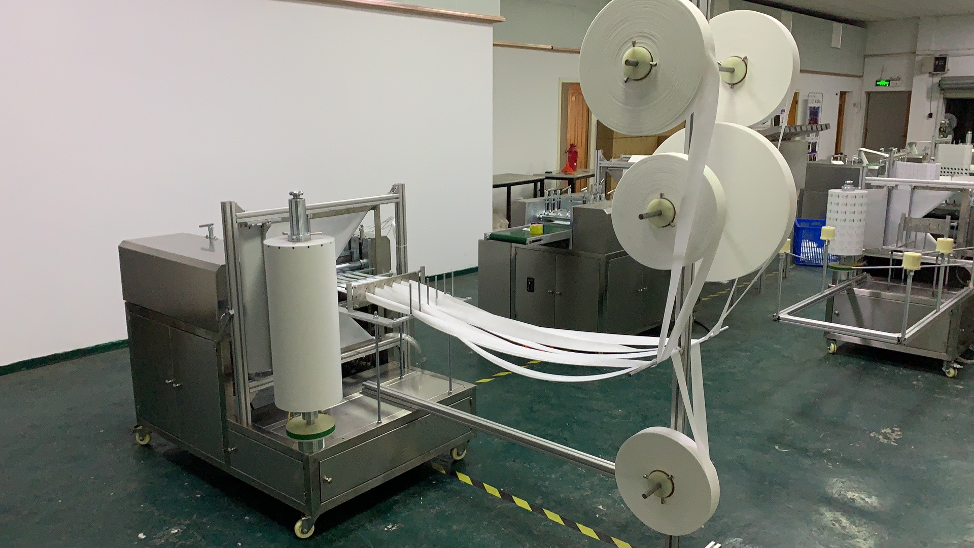 六通道600片/分酒精棉包装机全自动湿巾清洁片四边封包装机械设备