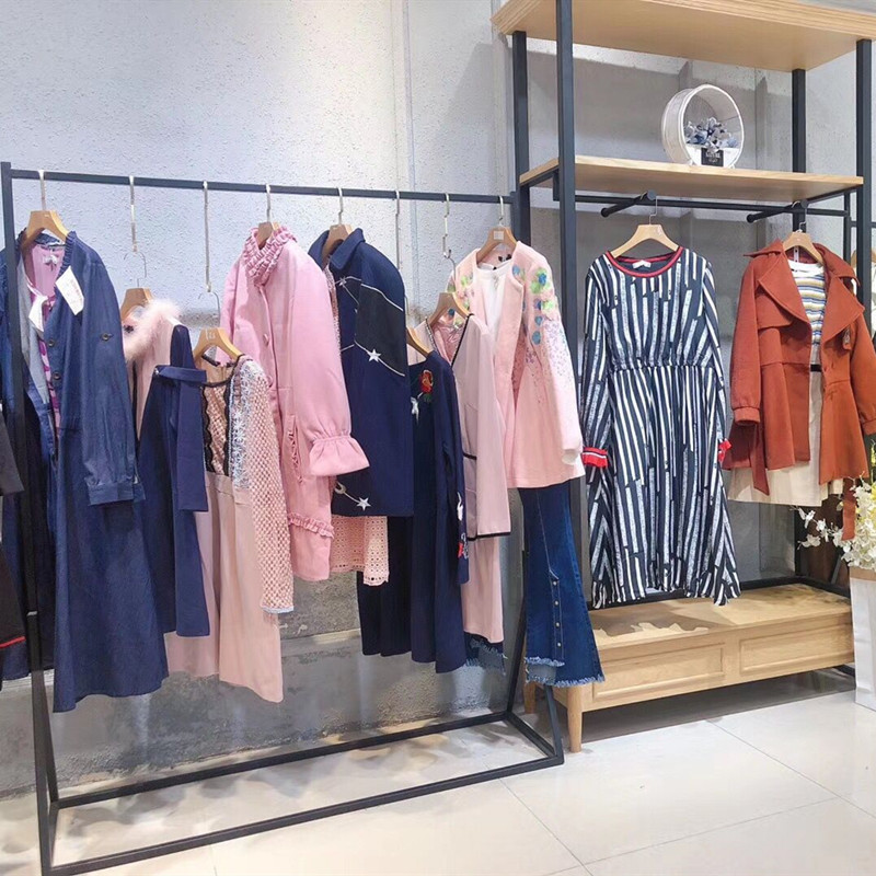 杭州品牌折扣女装大码女装奥芙丽20秋直播货源三宅一生褶皱服装