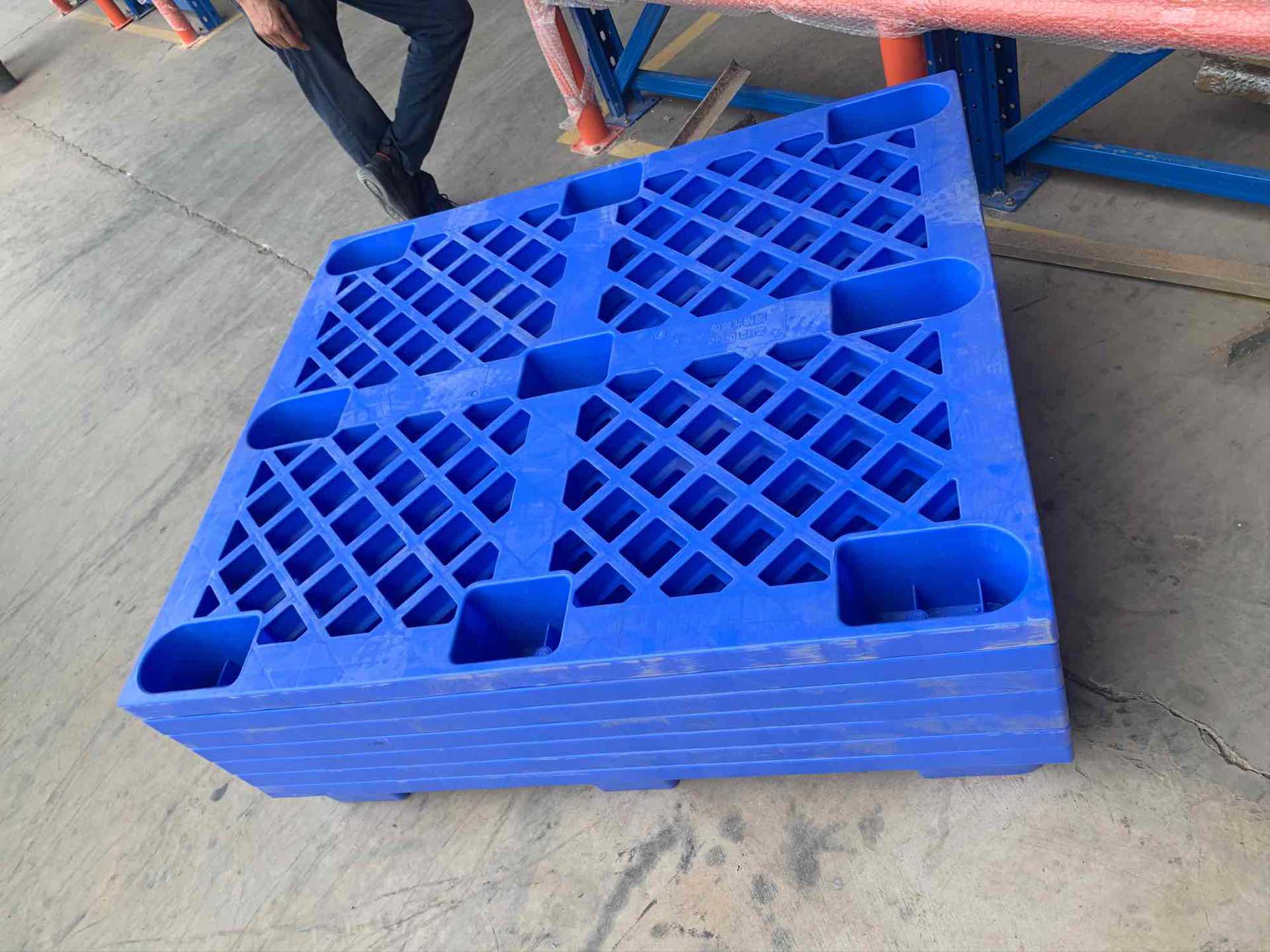 供应赣州塑料卡板塑料托盘叉板地牛可定制