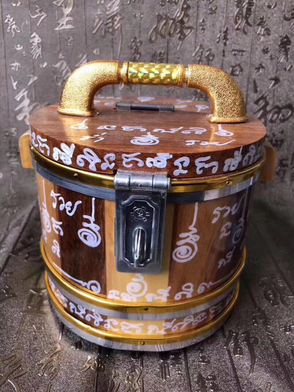 泰国佛牌真品 阿赞白矿 财运木桶 周恶天神拉胡 师傅亲手雕刻画经