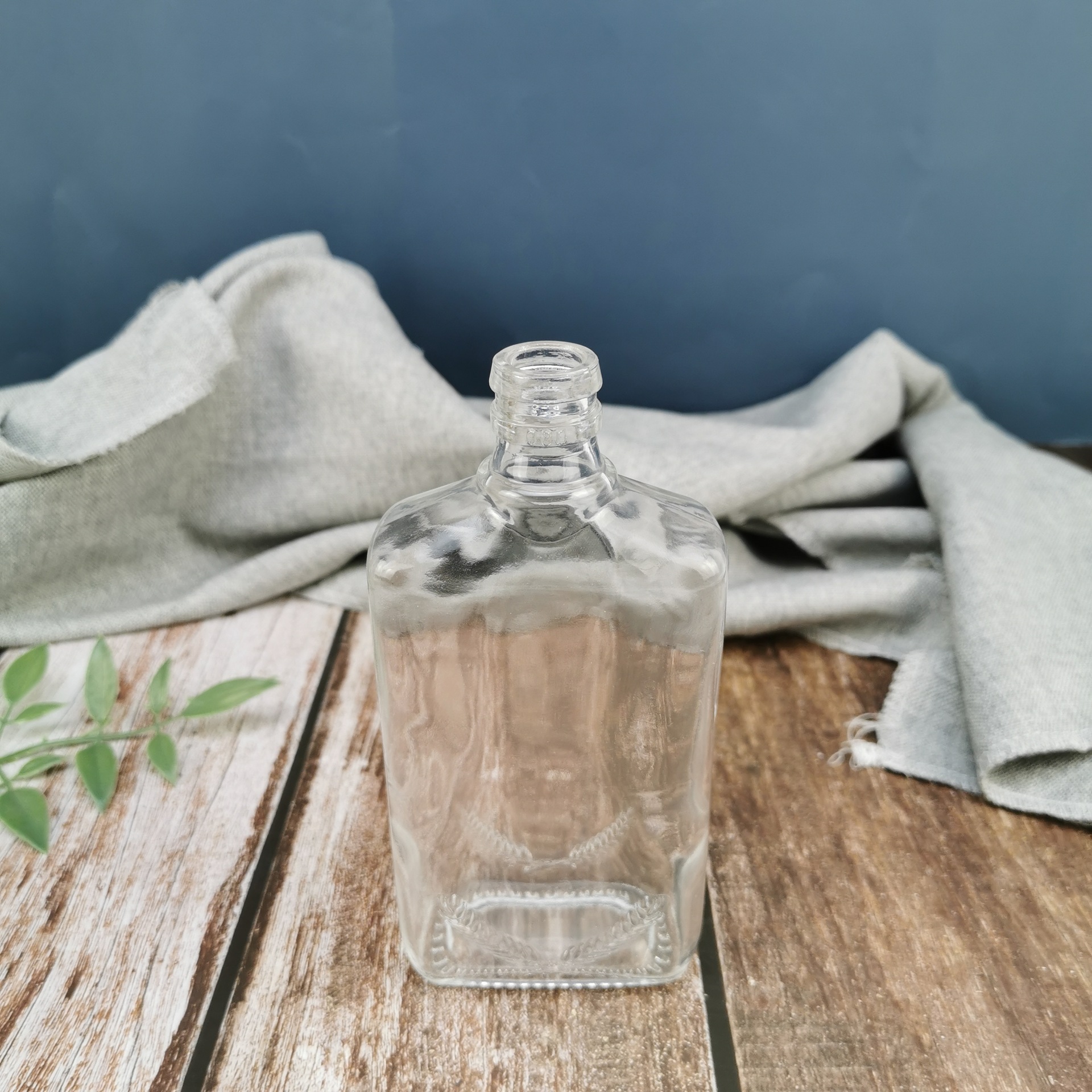 200ml玻璃瓶饮料瓶 晶质玻璃空瓶方形扁瓶 厂家直销可定制