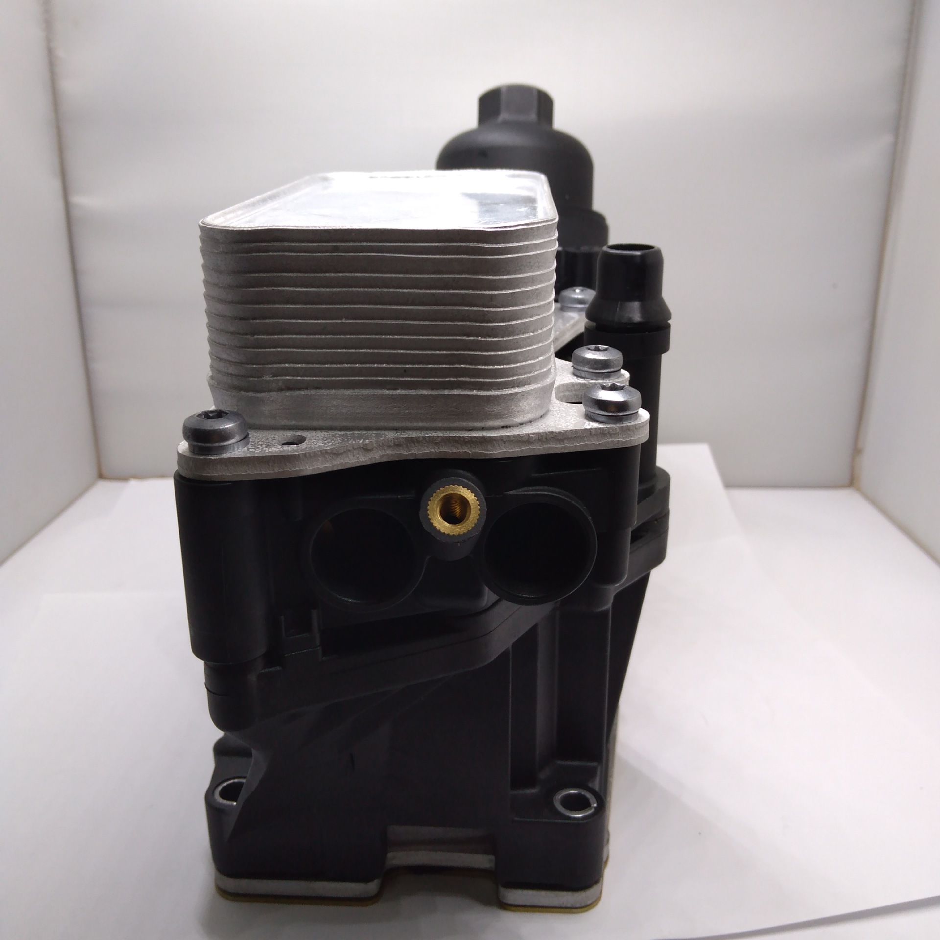 适用于宝马 发动机系统 机油滤清器总成 11428507697