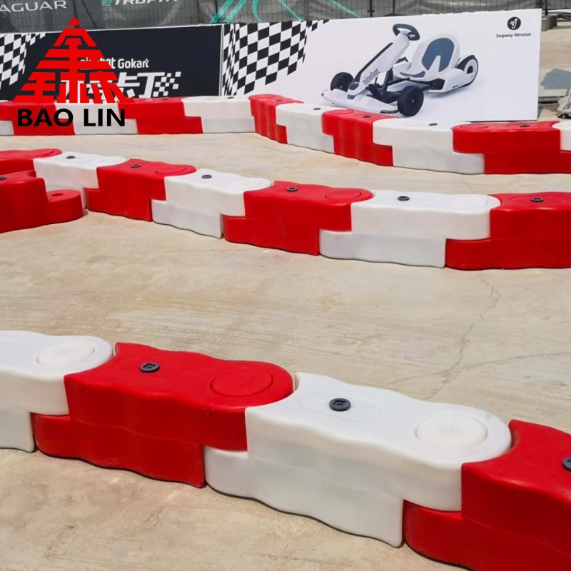 卡丁车水马围栏赛道防护栏跑道防撞注水围挡塑料水马防撞厂家定制
