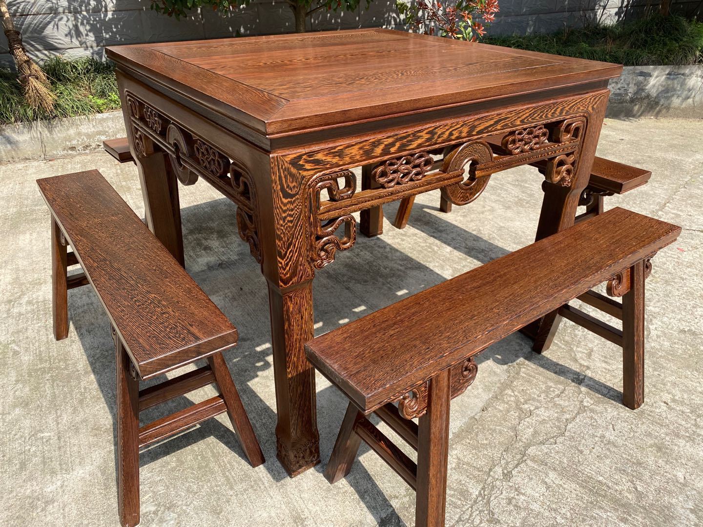 鸡翅木实木 铜钱八仙桌配长条凳四方桌仿古餐桌棋牌桌