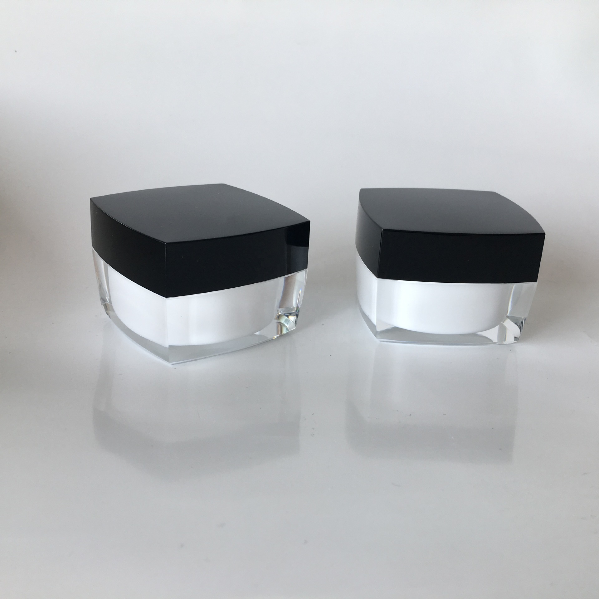 化妆品包材 50g四方形亚克力膏霜瓶 电镀亮银盖子,透明瓶身-阿里巴巴