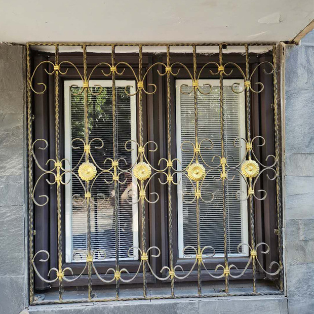 金华厂家定制铁艺防盗窗欧式锻铁窗外贸铁制窗复古铁艺窗中式窗栏