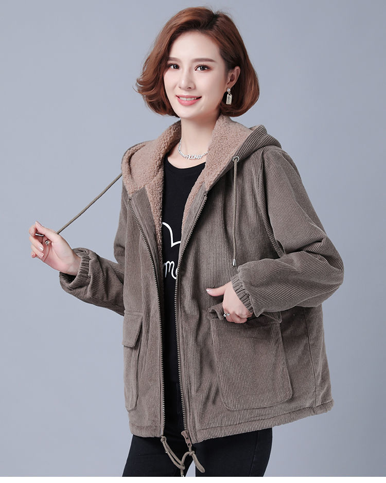 加绒加厚保暖灯芯绒外套女2020秋款女装新款大码洋气女风衣外套潮