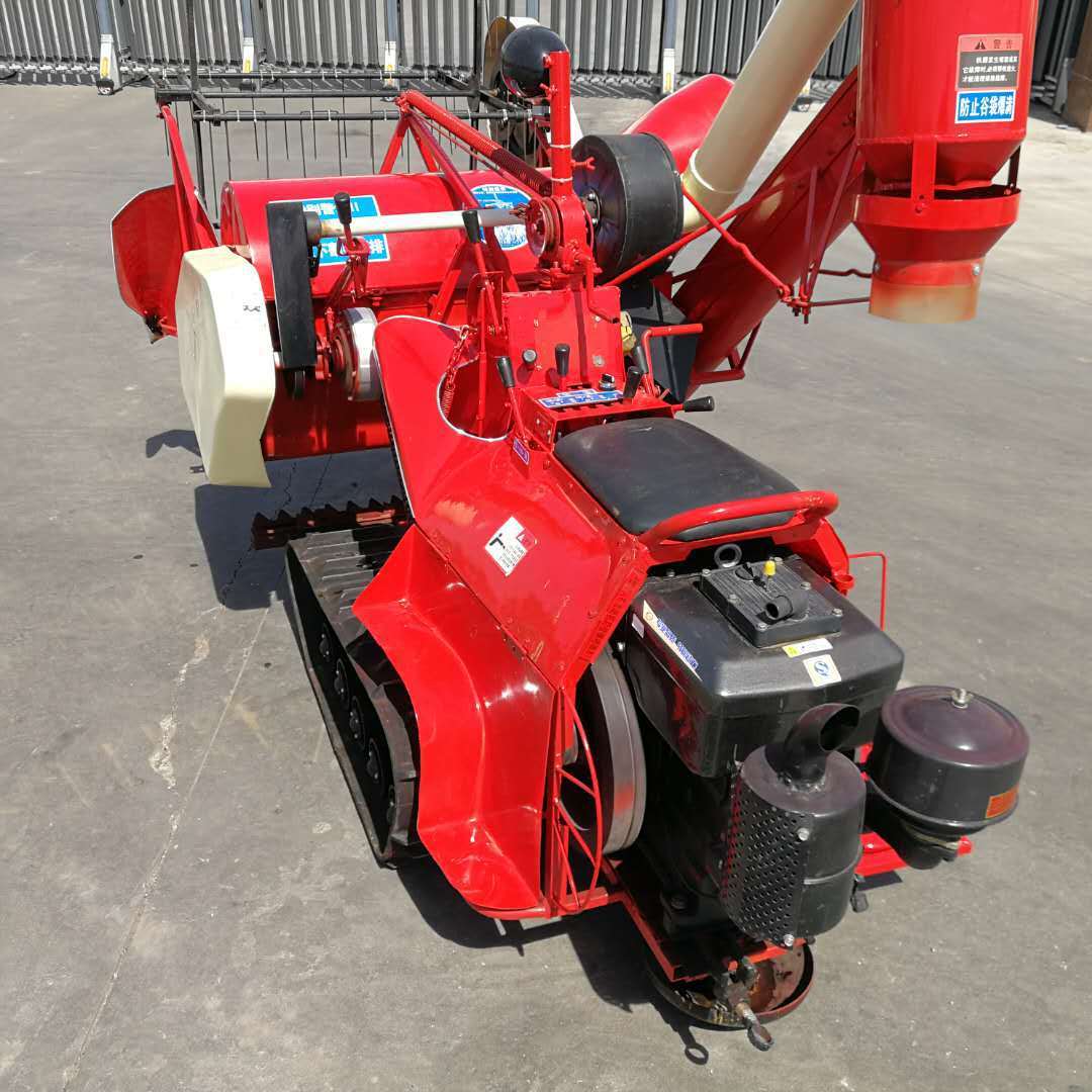 云南小型水稻联合收割机小麦水稻收获脱粒机自动装袋乘坐式