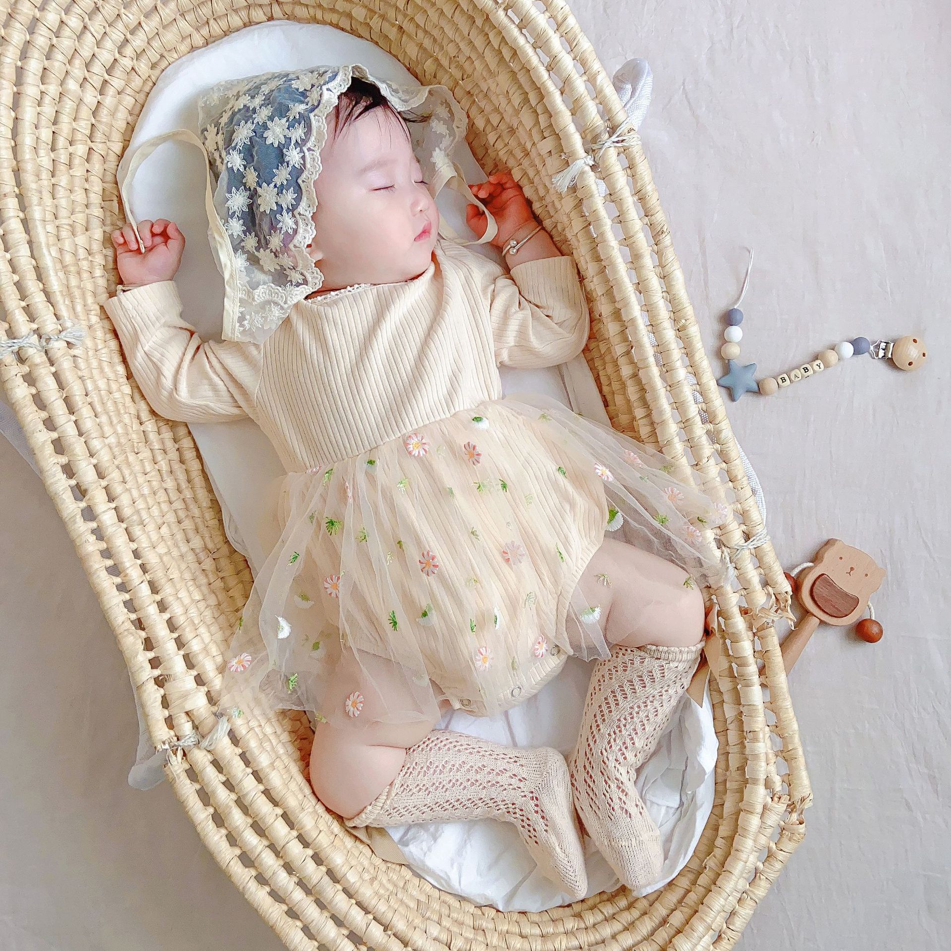 0-2岁婴童小雏菊哈衣2022春季新款女宝宝蓬蓬纱裙新生儿爬服el054