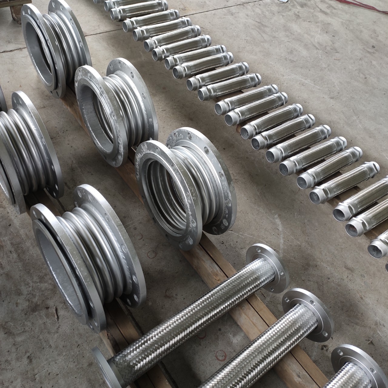 金属软管304不锈钢波纹软管 螺纹法兰软连接软接头