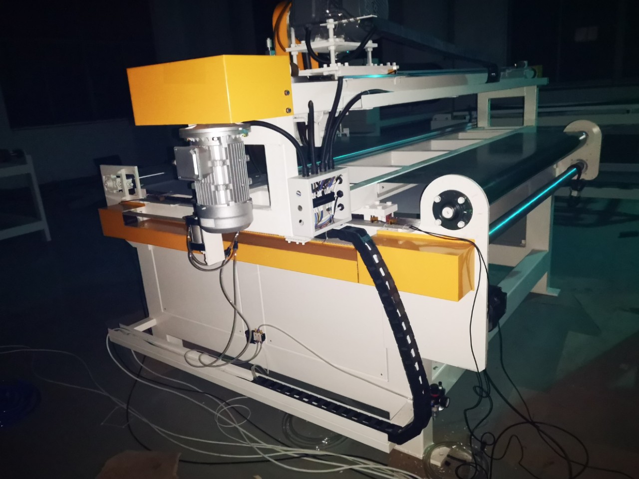 厂家直销新年清明纸蜂窝球 纸蜂窝灯笼纸拉花机械设备(高清图)