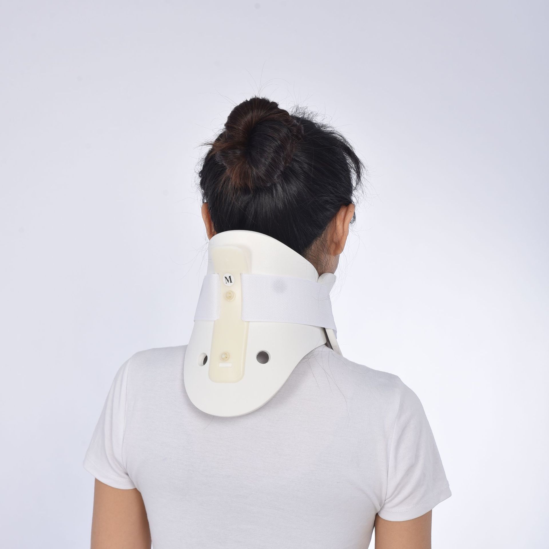 高分子支具分体颈托 塑料泡沫颈托颈部固定 围领救高分子颈托