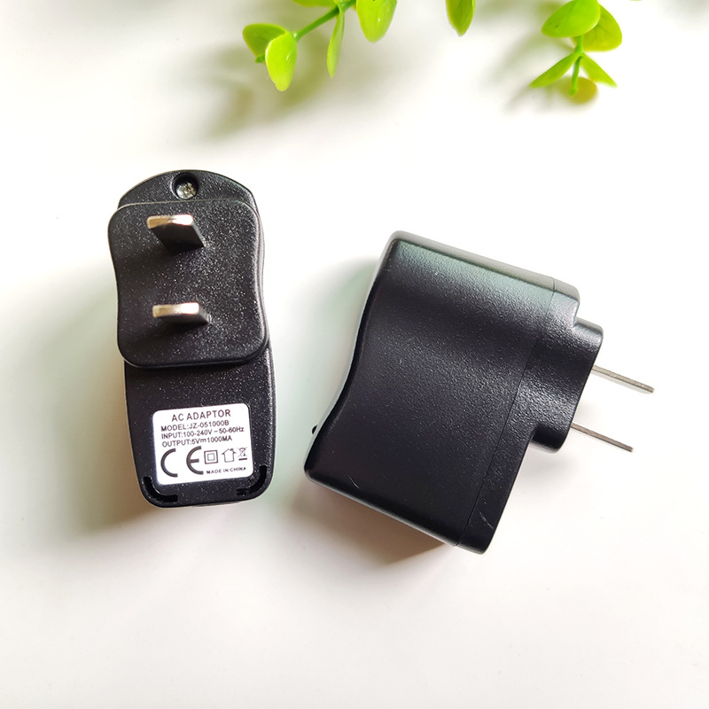 工厂直销1000毫安老人手机唱戏机充电器 5v1a锂电池红灯充电头