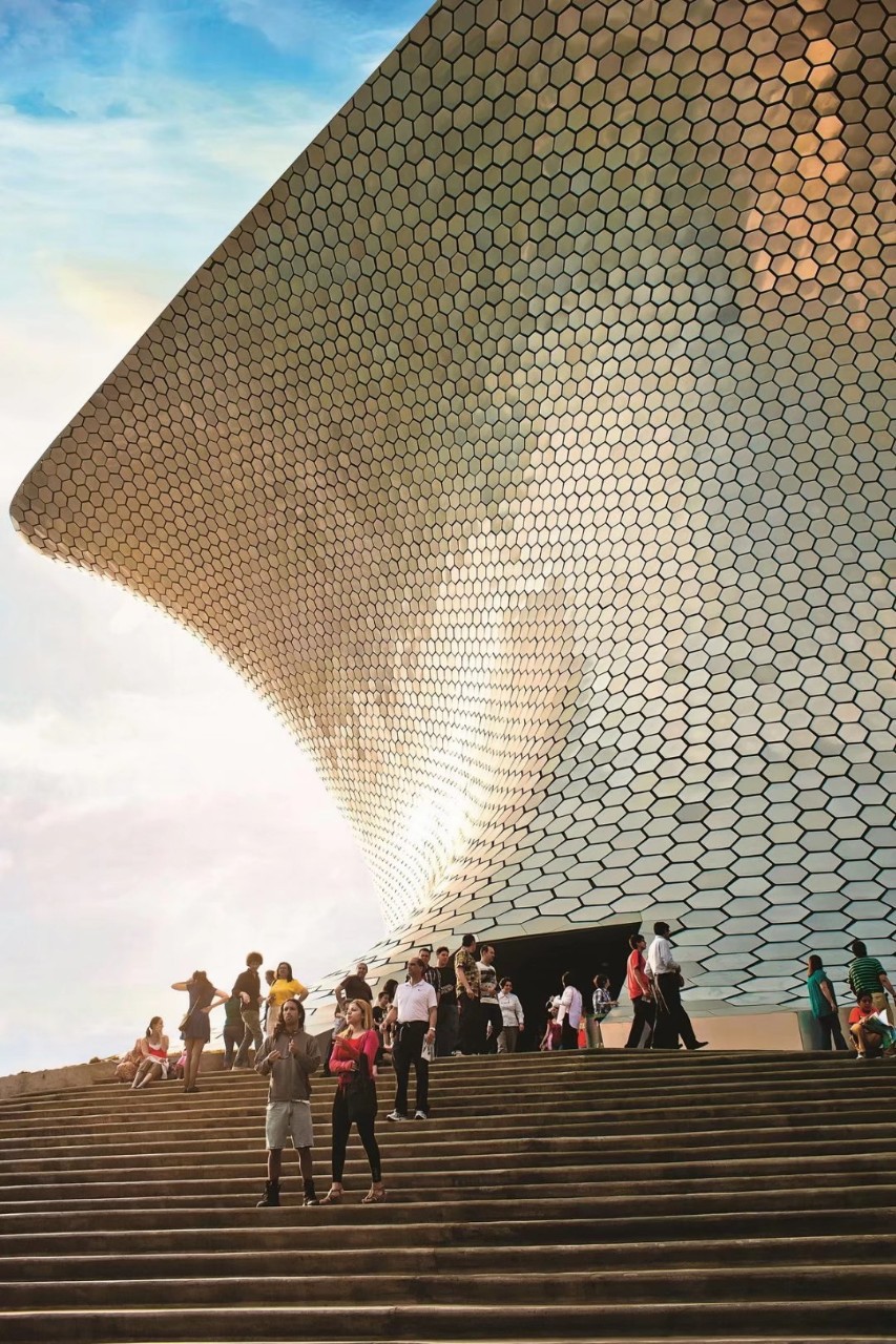 大型商场建筑慕墙扭曲造型铝板双曲铝单板异形拼接铝单板