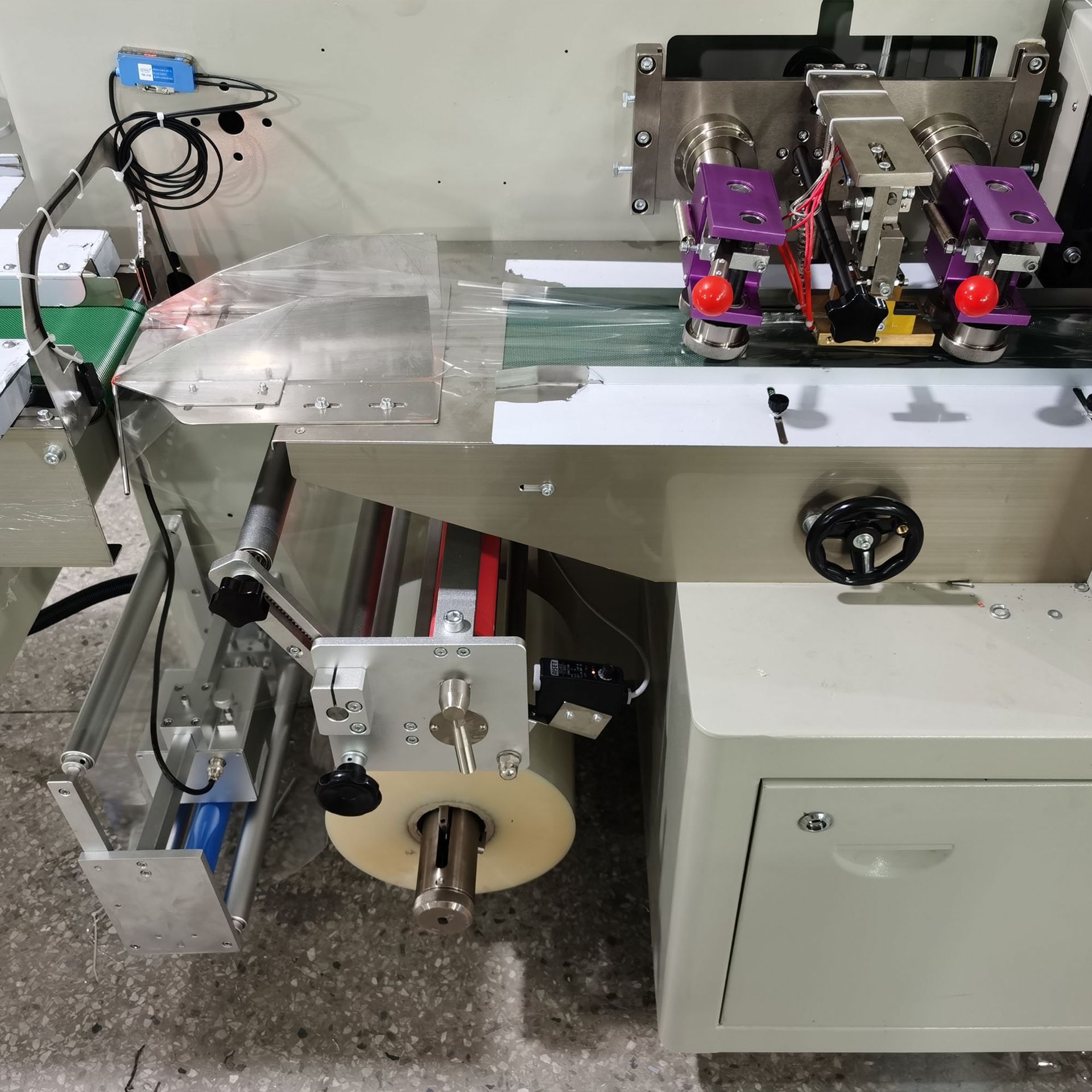 手套全自动包装机 一次性医用pe手套包装机 枕式丁晴手套包装机