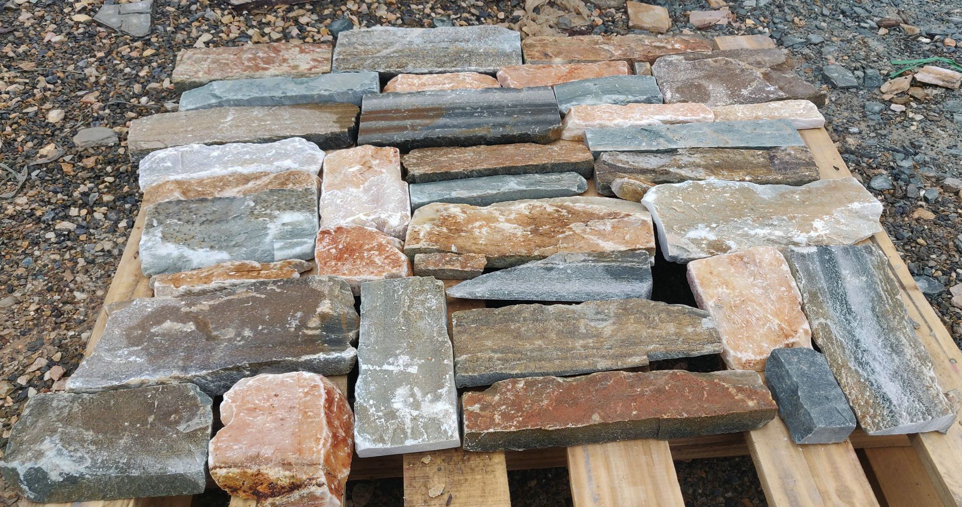 散条石墙面板岩文化石别墅花园庭院围墙外墙文化石石材艺术墙石