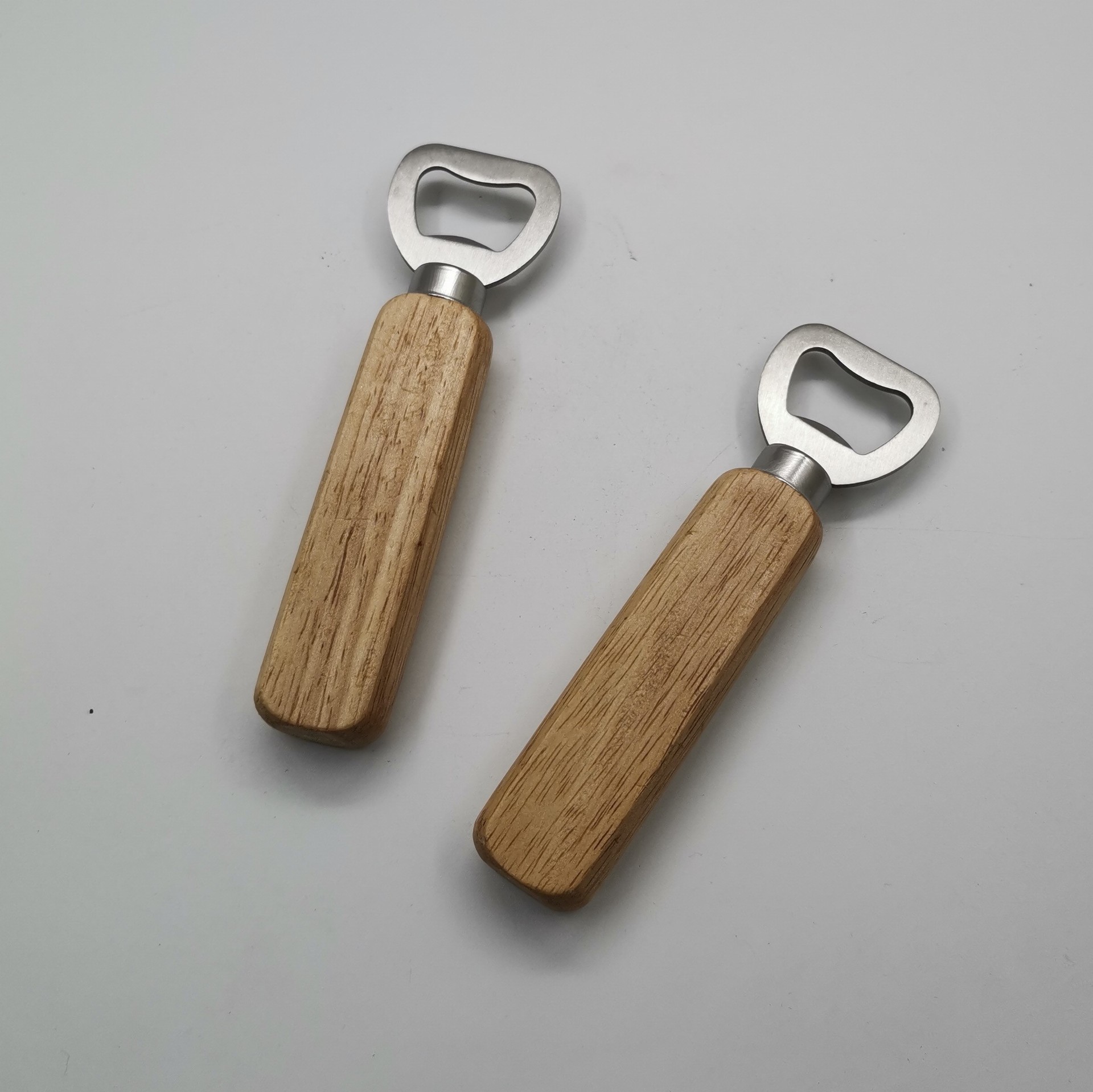 橡木带孔木柄不锈钢开瓶器 家用酒吧啤酒汽水起子 可以定制logo