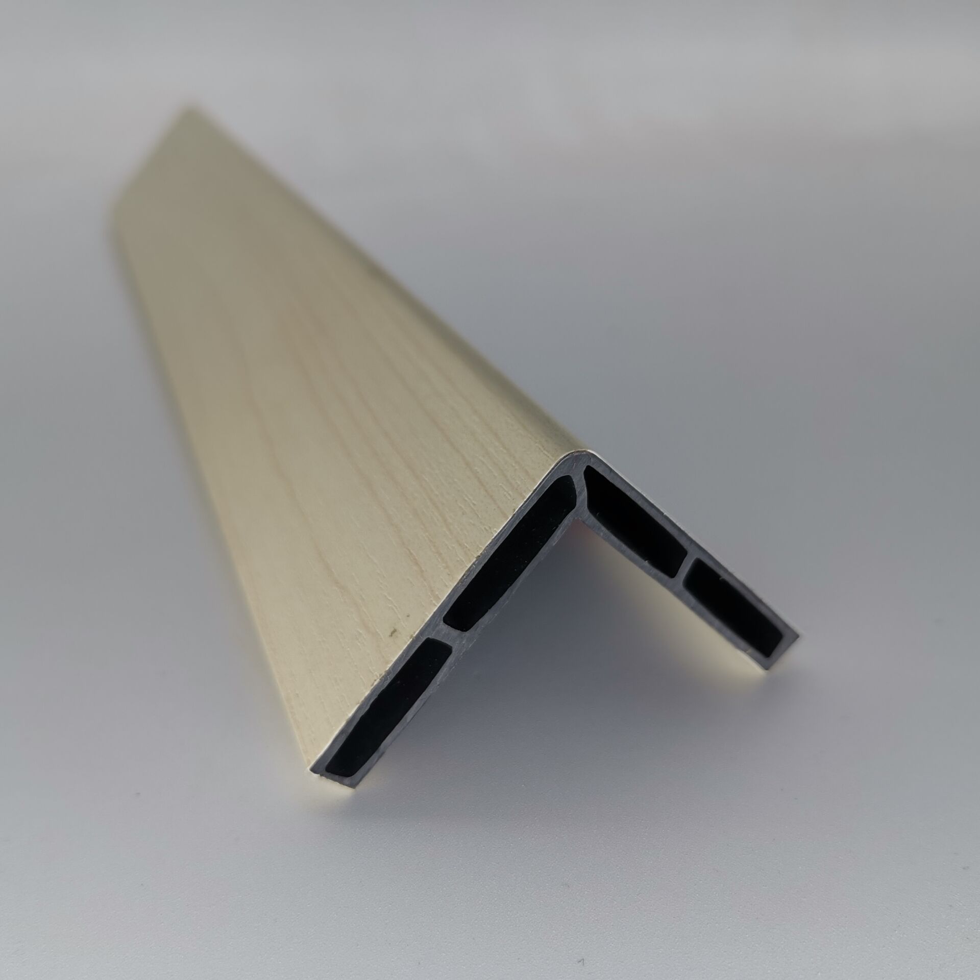 大量供应 pvc防撞护角条 塑胶l型直角条 防护包边包角条 压边条