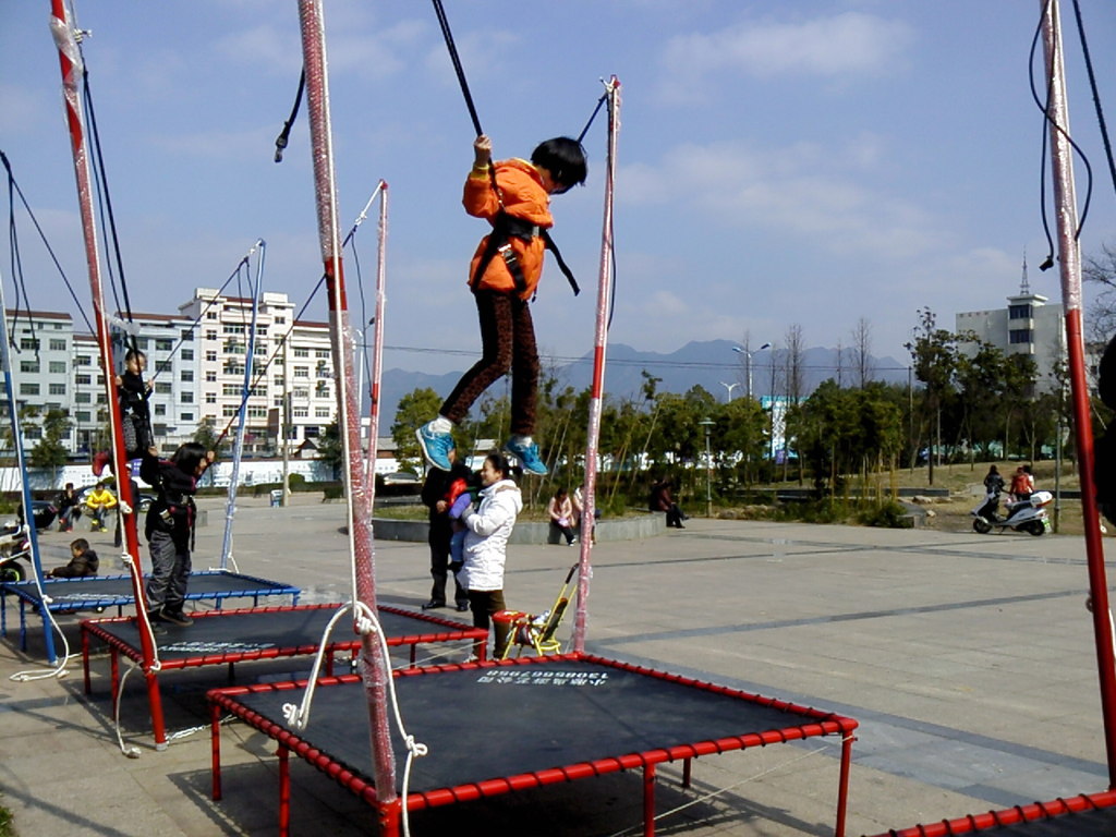 室外广场六合一蹦床 大型儿童弹簧蹦蹦床 儿童成人网面蹦床