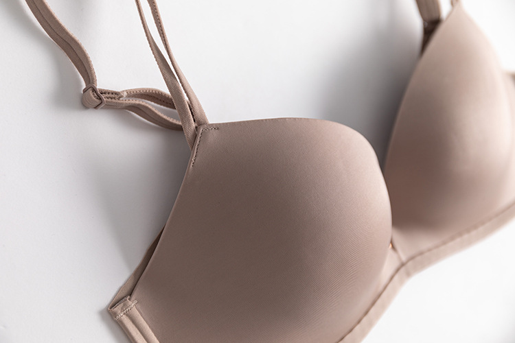 外贸尾单超好穿 v字设计一片式无骨无痕无钢圈聚拢薄款文胸内衣女