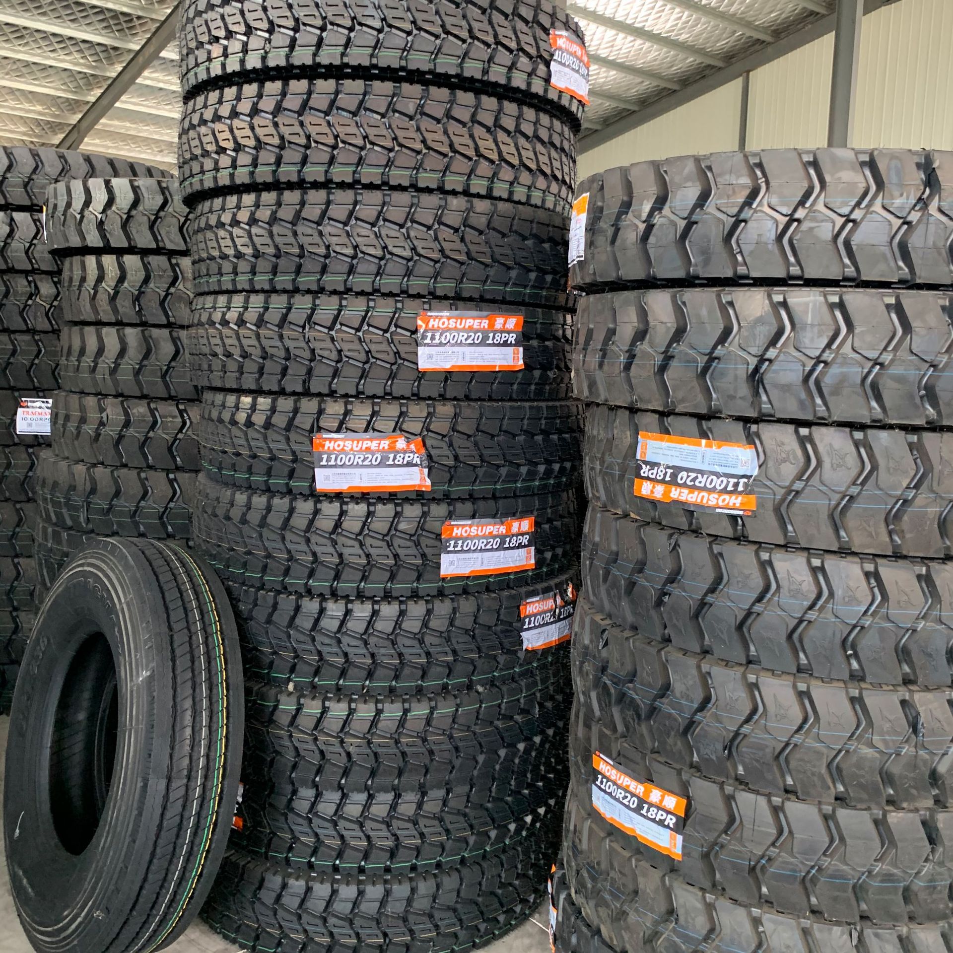 批发825 650 700 r16 750r16 轻卡货车三线矿山中花全钢丝轮胎