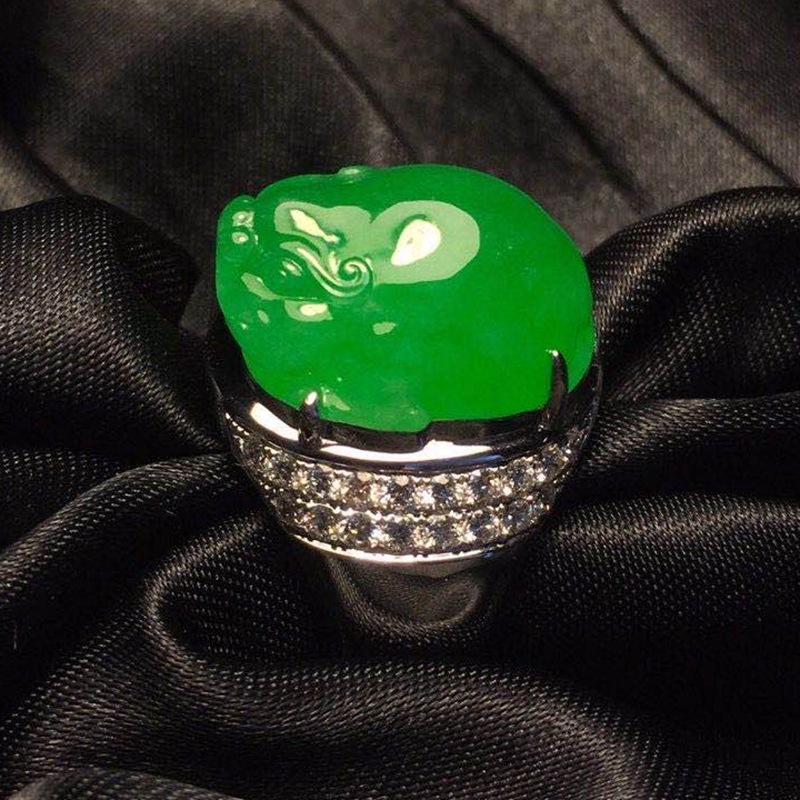 时尚男士正阳绿翡翠大貔貅戒指 大气18k金镶翡翠招财貔貅戒指男