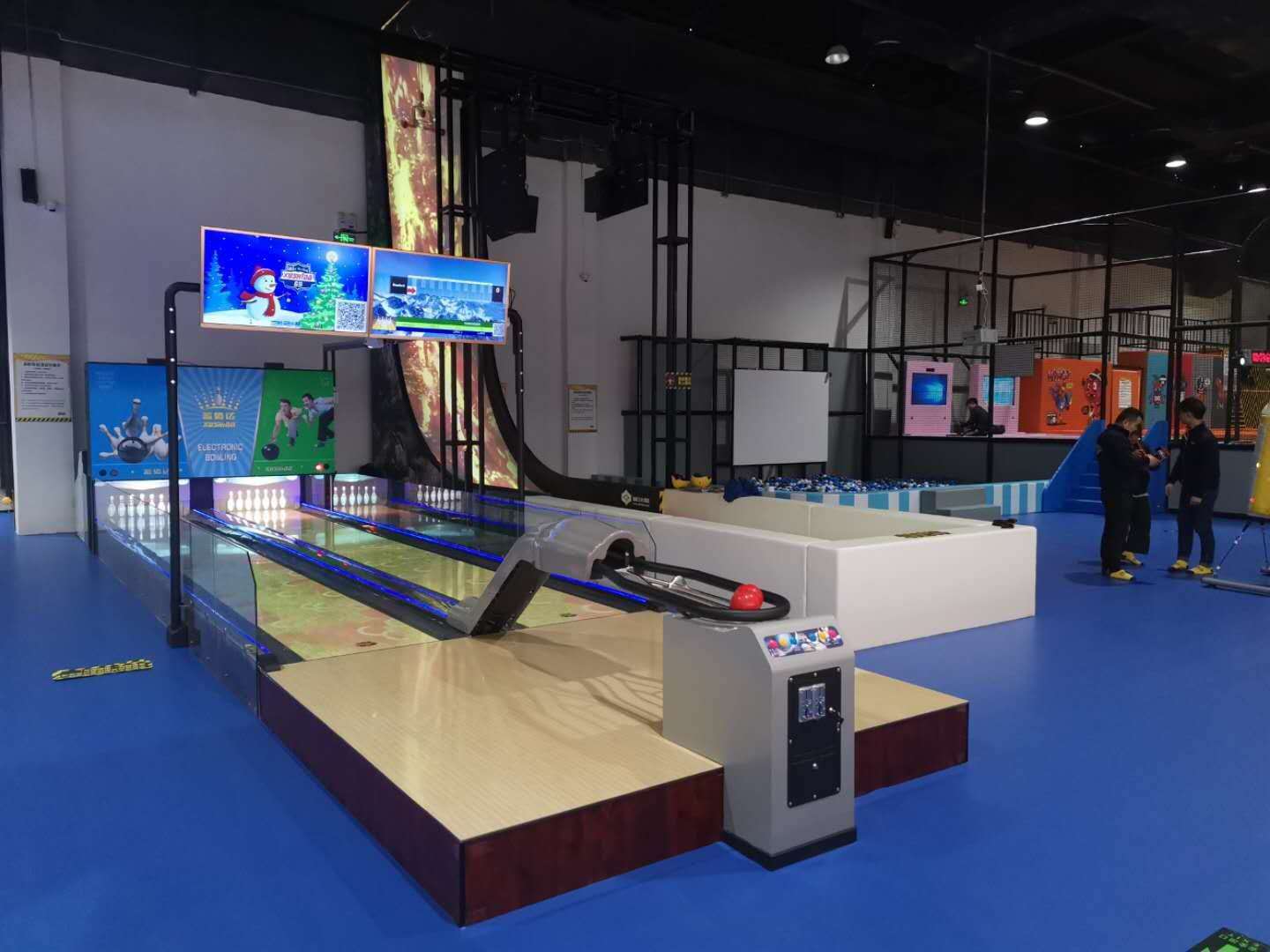 厂家直销 新款智能迷你保龄球设备 保龄球模拟体验经营
