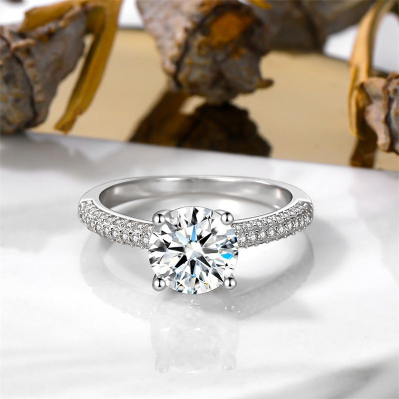 7克拉四爪仿真钻石女式戒指 简单款逼真戒指